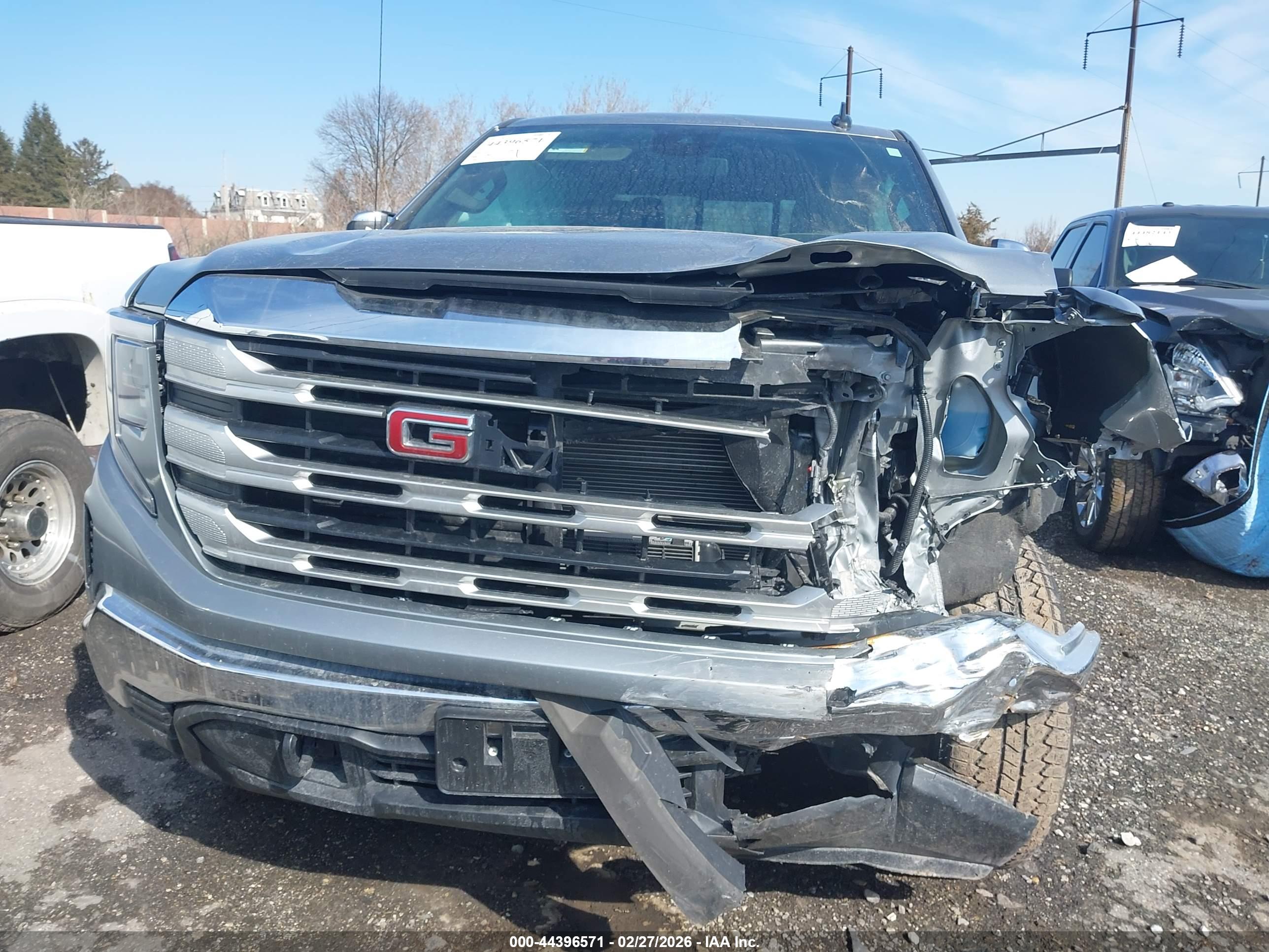 GMC SIERRA image 6