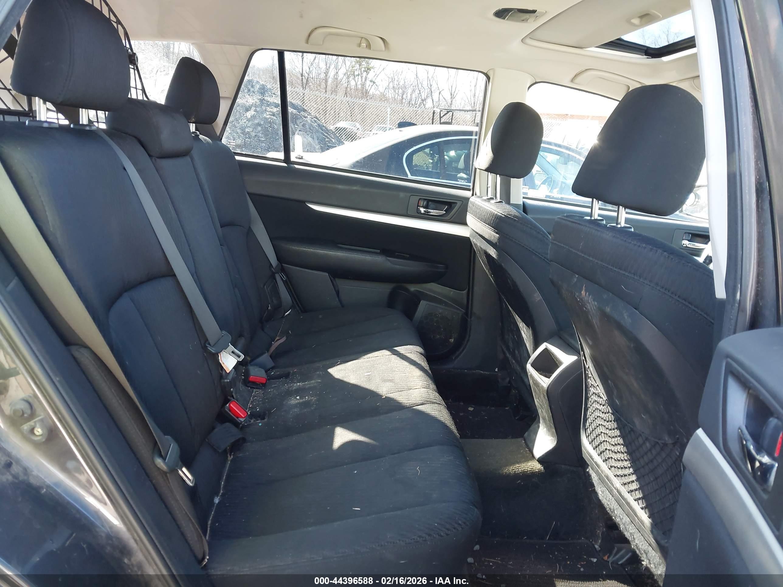 SUBARU OUTBACK image 8