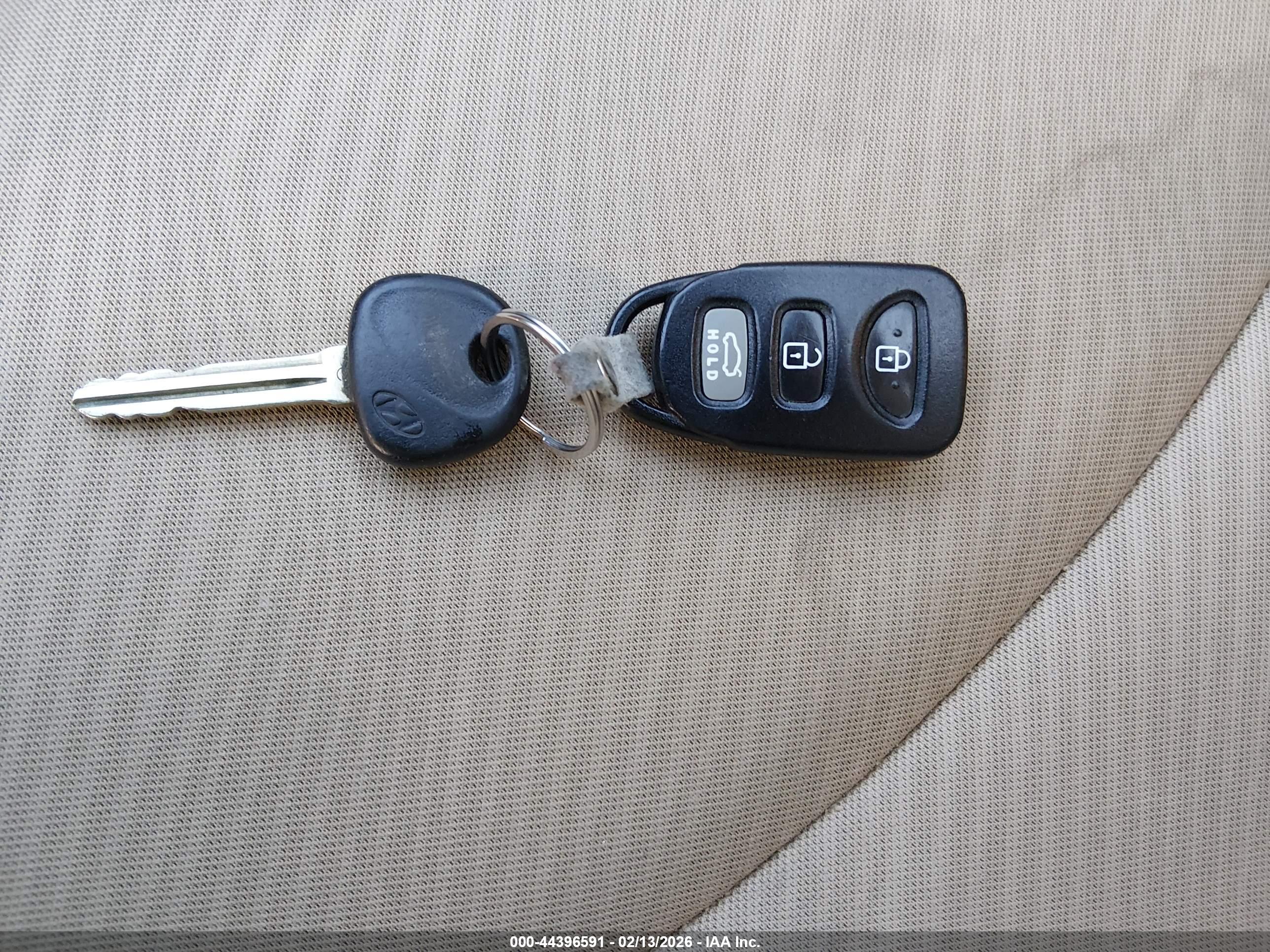 HYUNDAI ELANTRA image 11