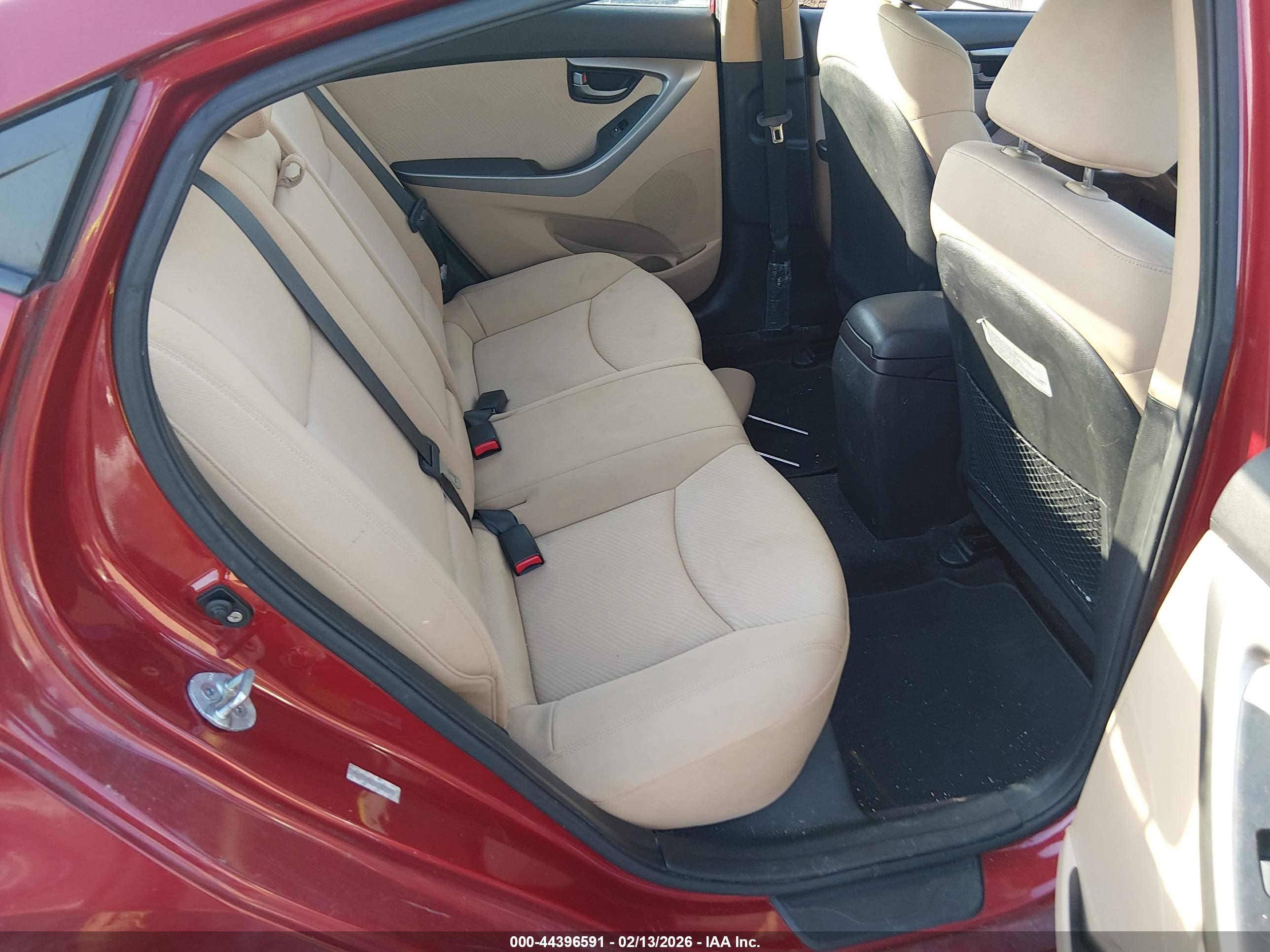 HYUNDAI ELANTRA image 8