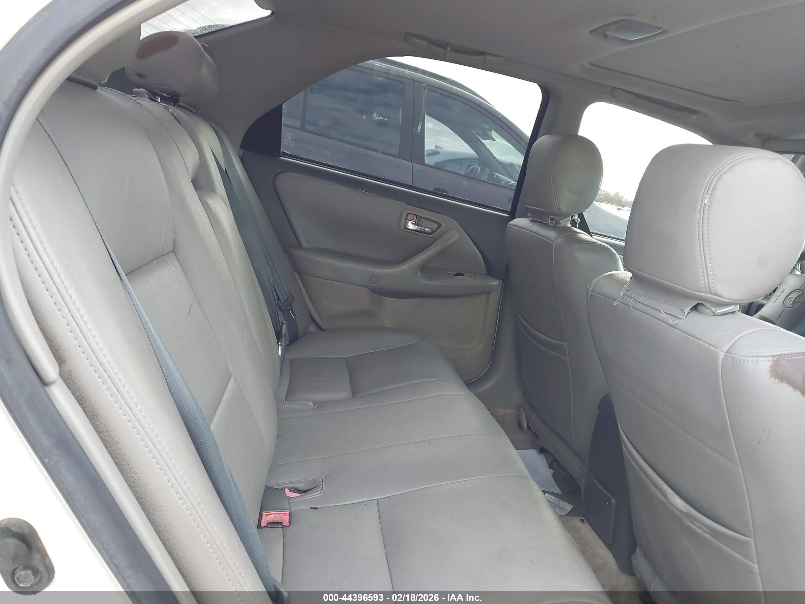 TOYOTA CAMRY image 8