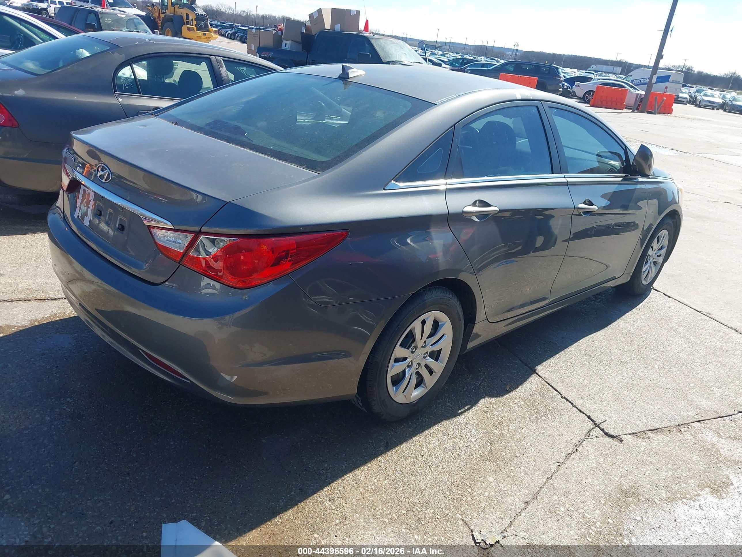 HYUNDAI SONATA image 4