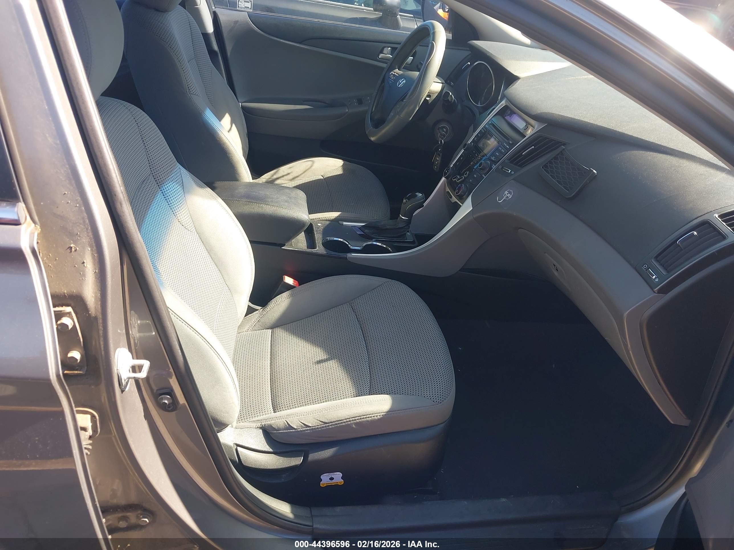 HYUNDAI SONATA image 5