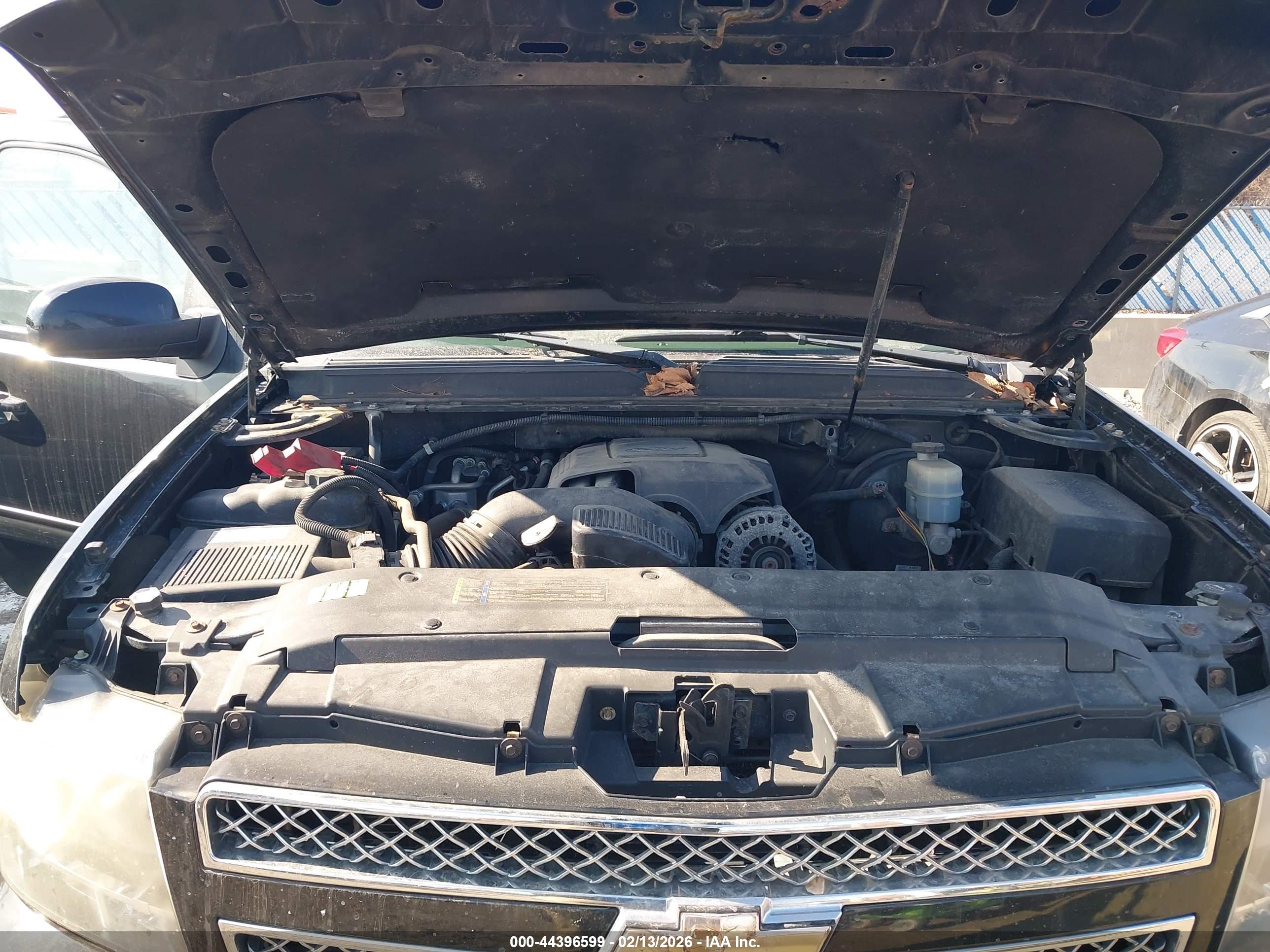CHEVROLET SUBURBAN image 10