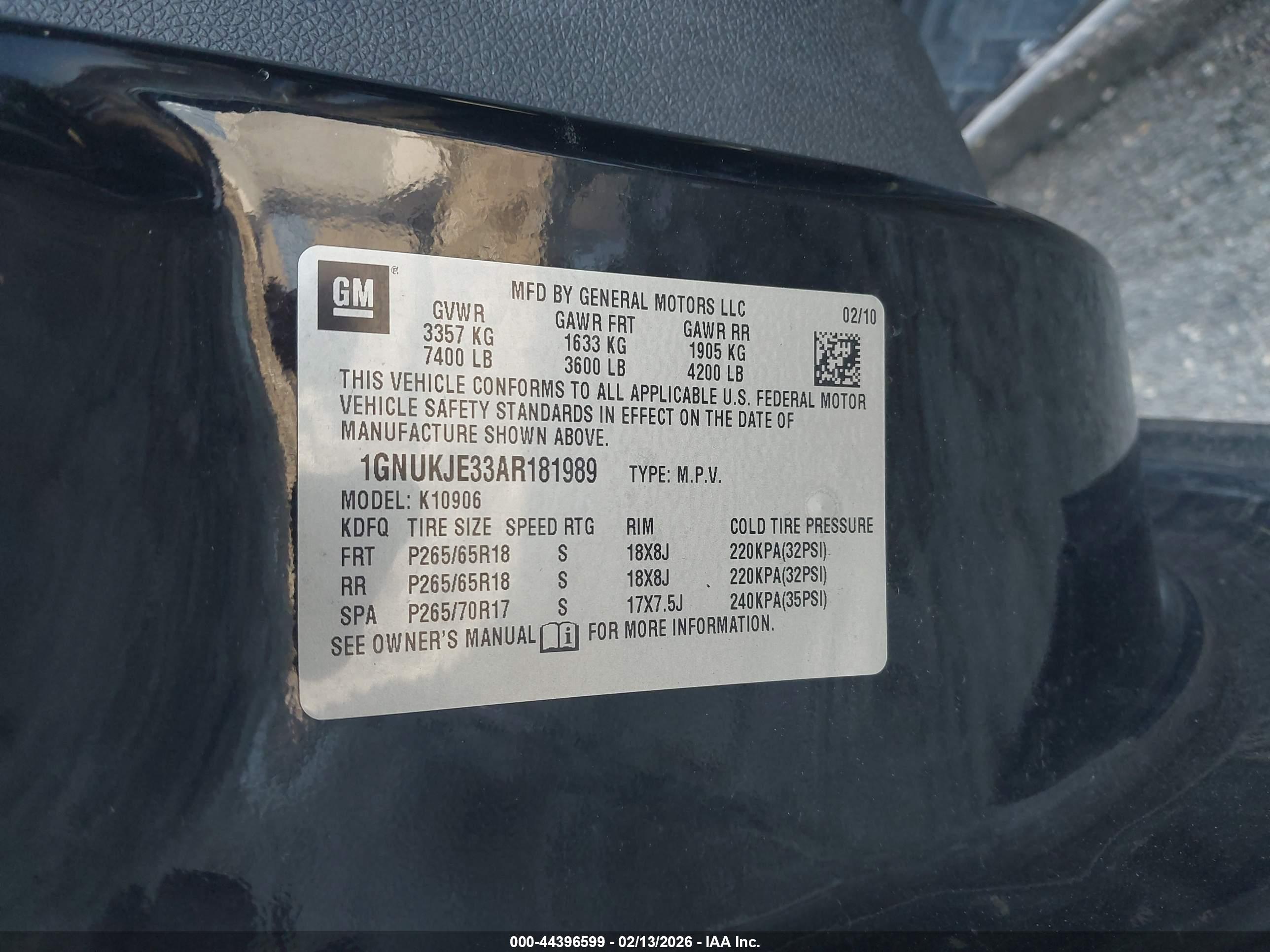CHEVROLET SUBURBAN image 9