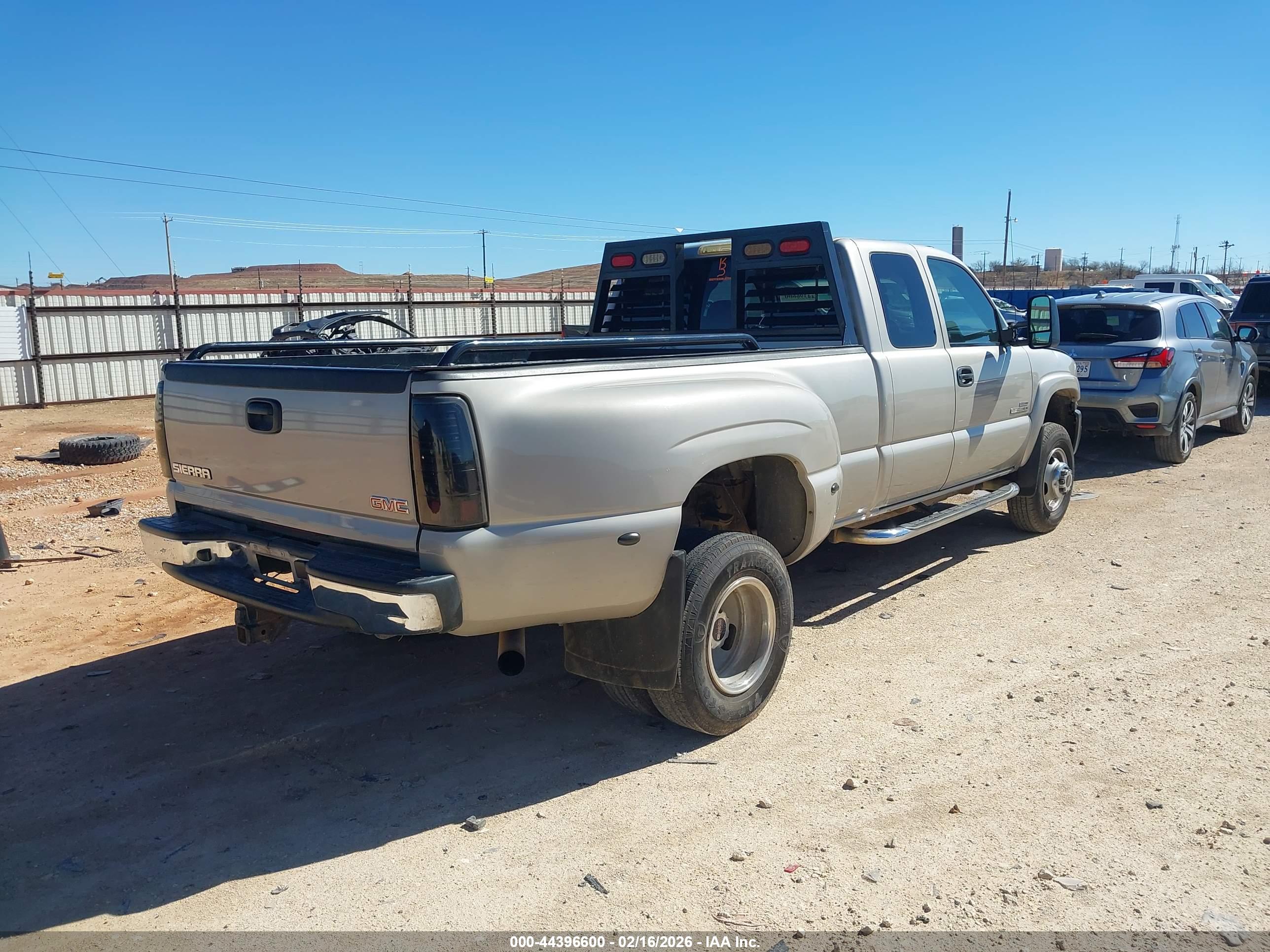 GMC SIERRA image 4