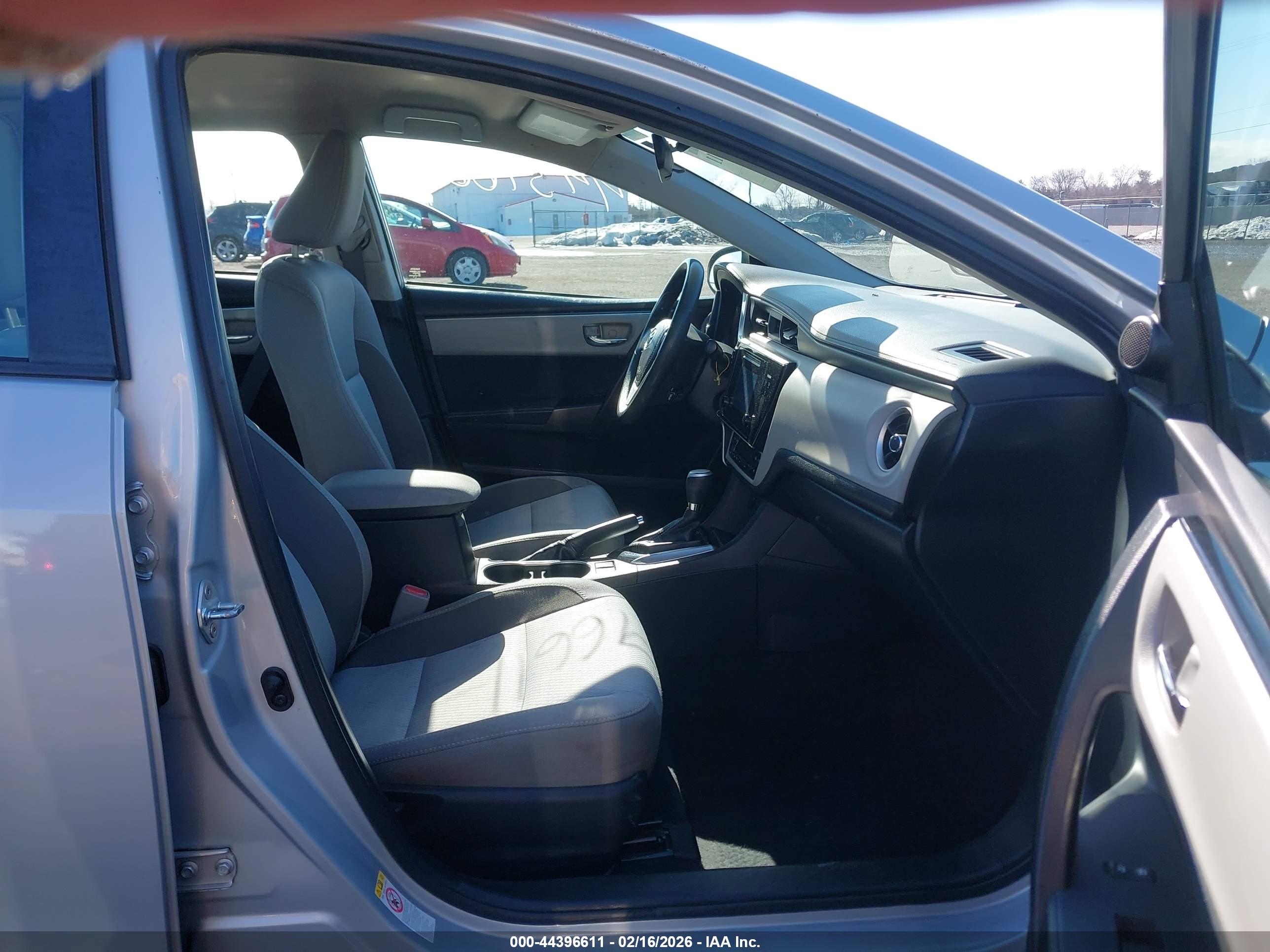 TOYOTA COROLLA image 5