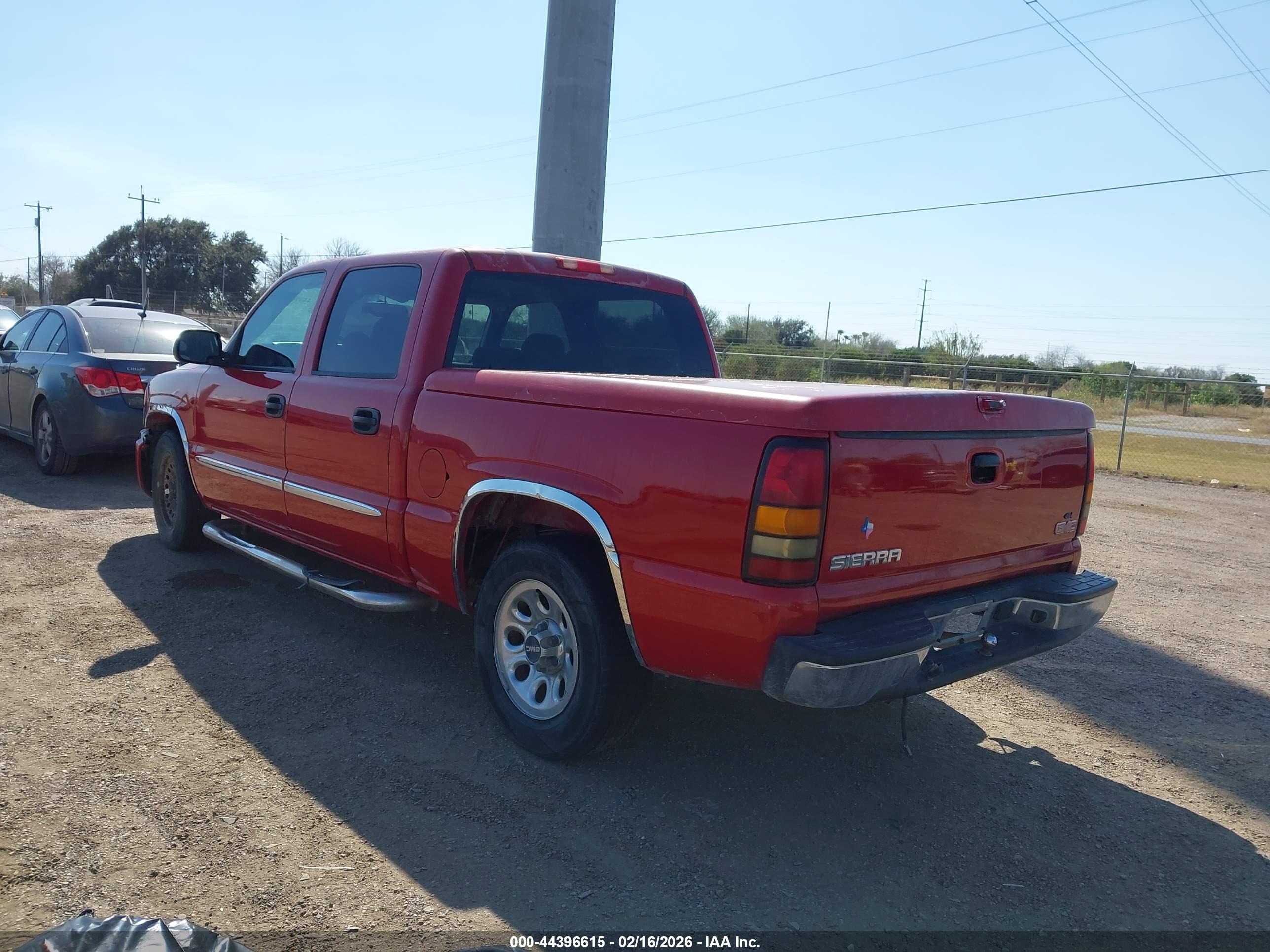 GMC SIERRA image 3