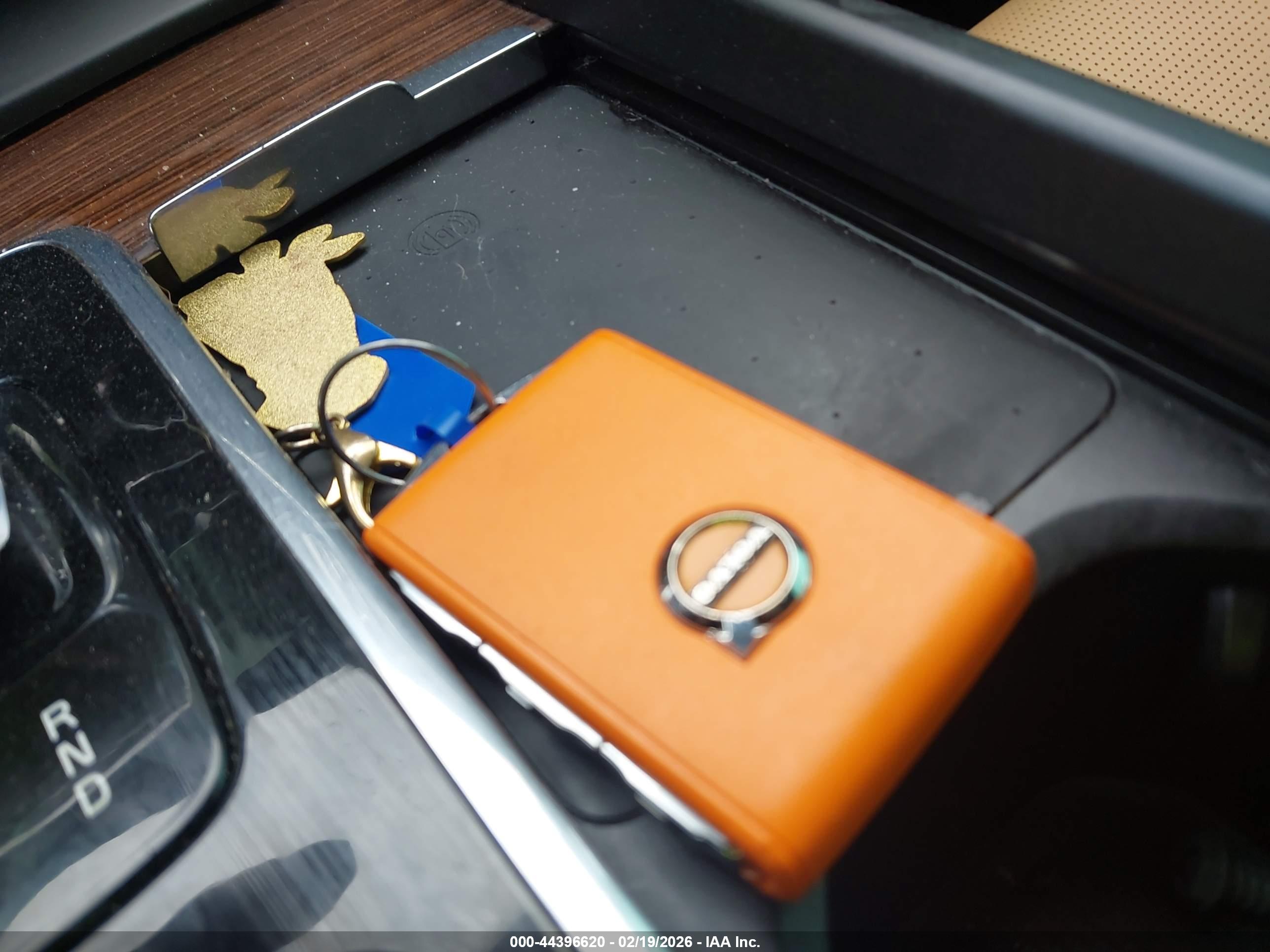 VOLVO XC60 image 11