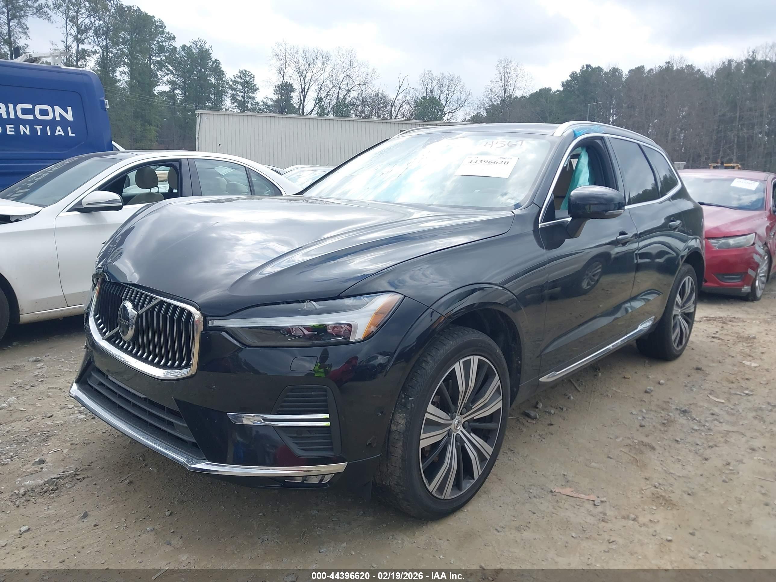 VOLVO XC60 image 2