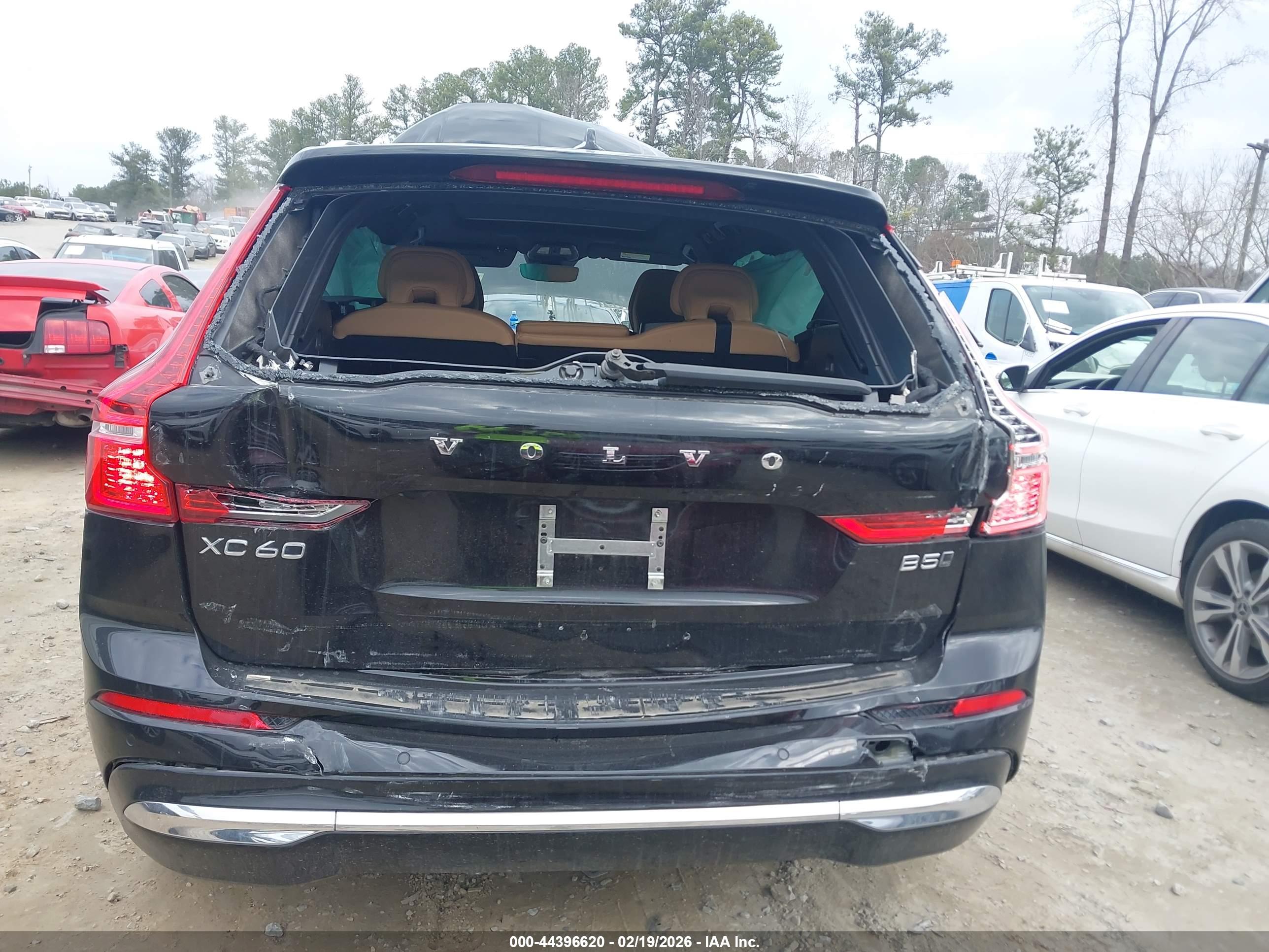 VOLVO XC60 image 6