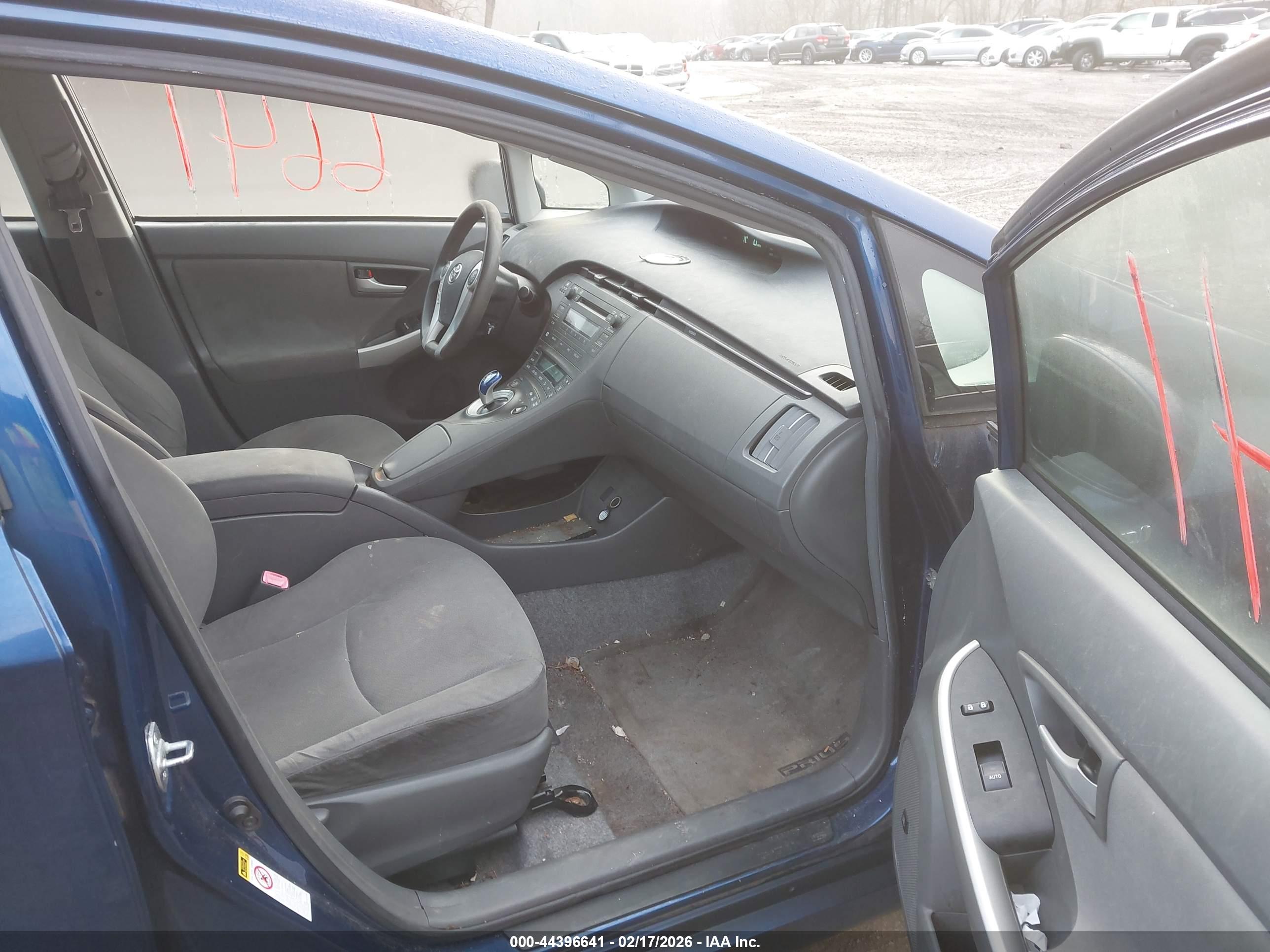 TOYOTA PRIUS image 5