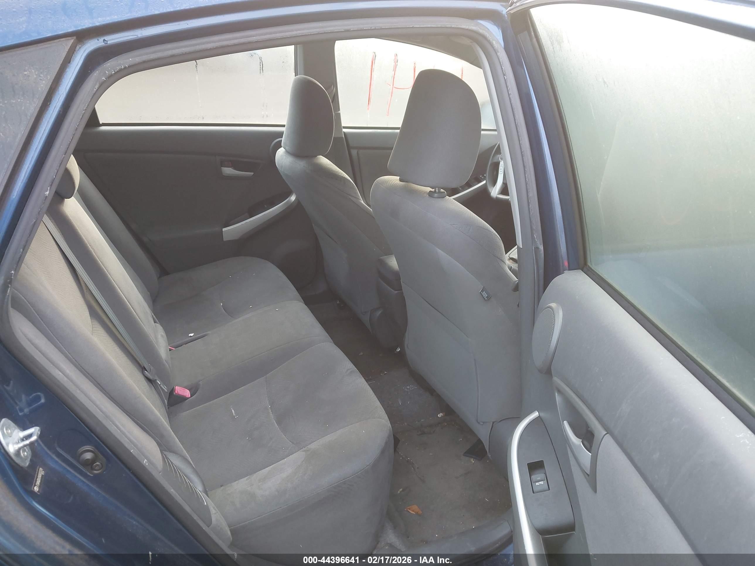 TOYOTA PRIUS image 8