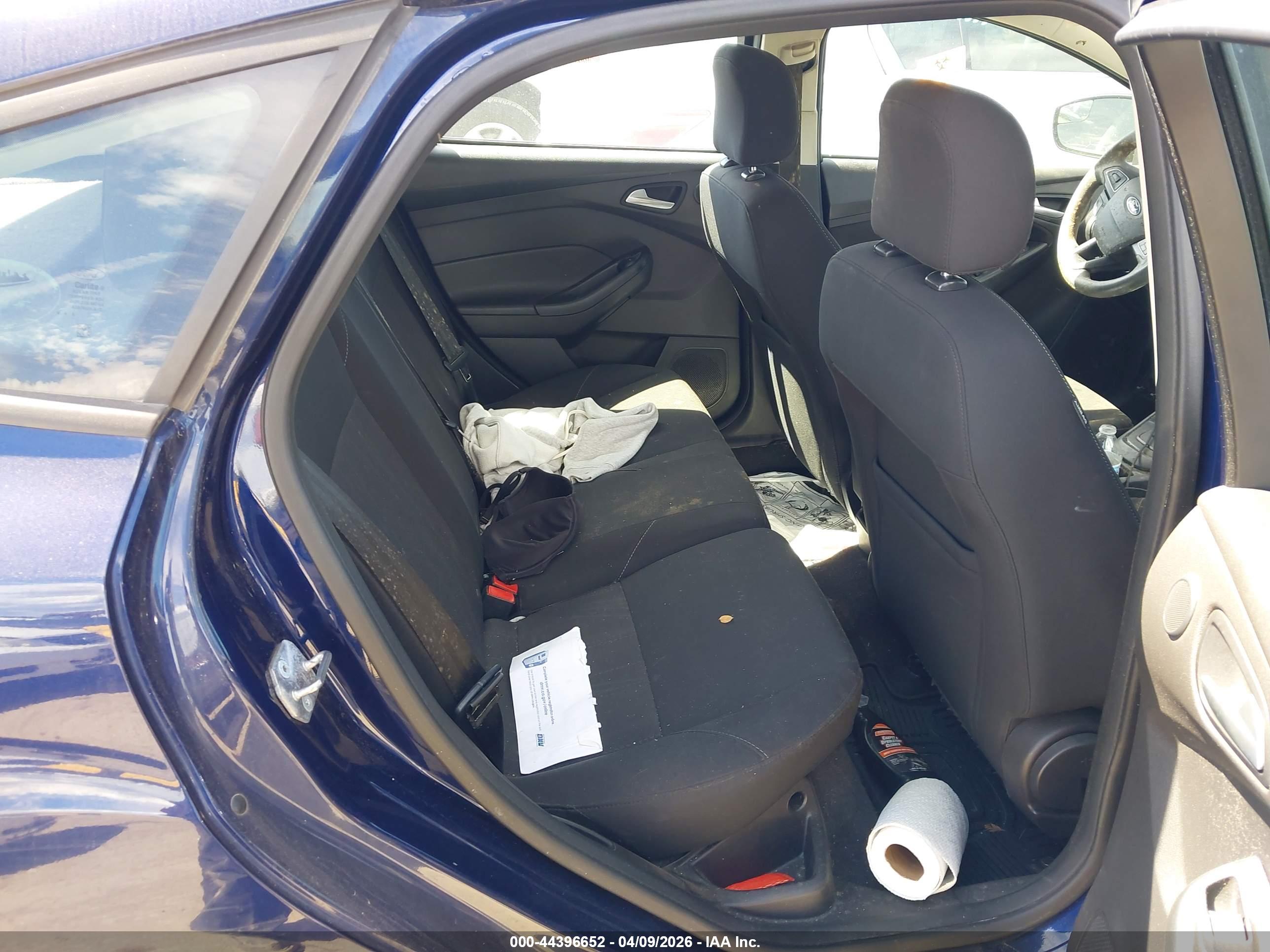 FORD FOCUS image 8