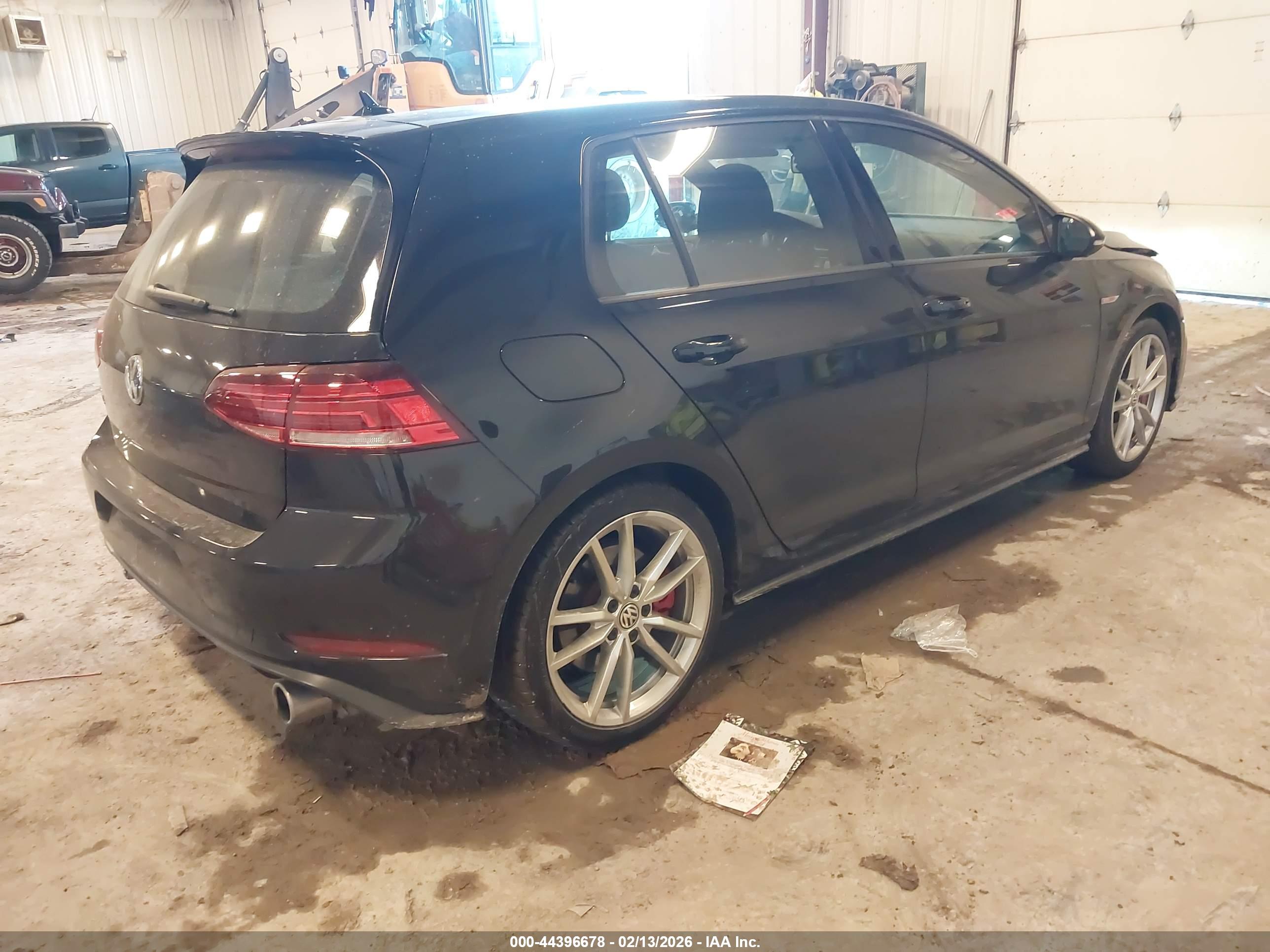 VOLKSWAGEN GOLF image 4