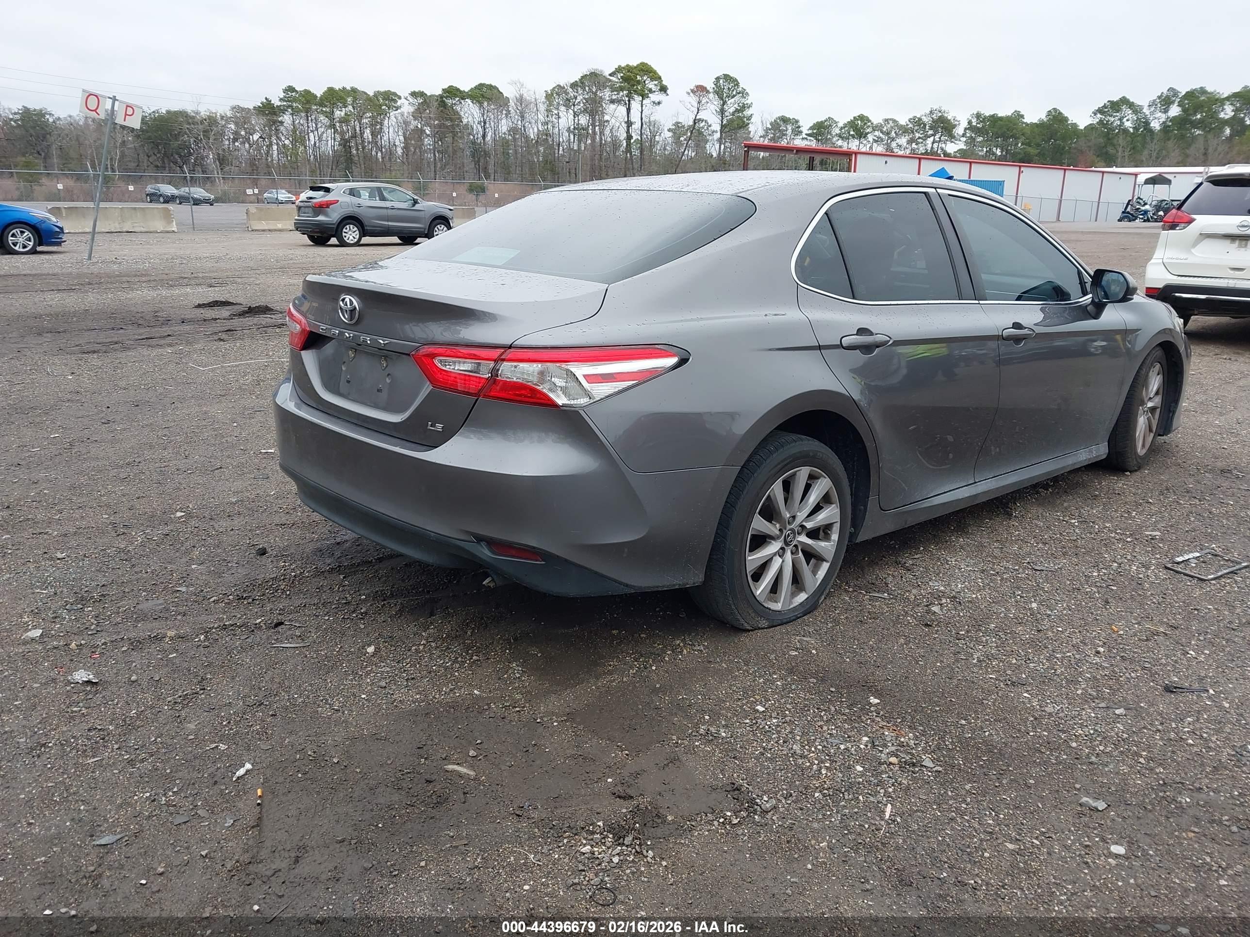 TOYOTA CAMRY image 4