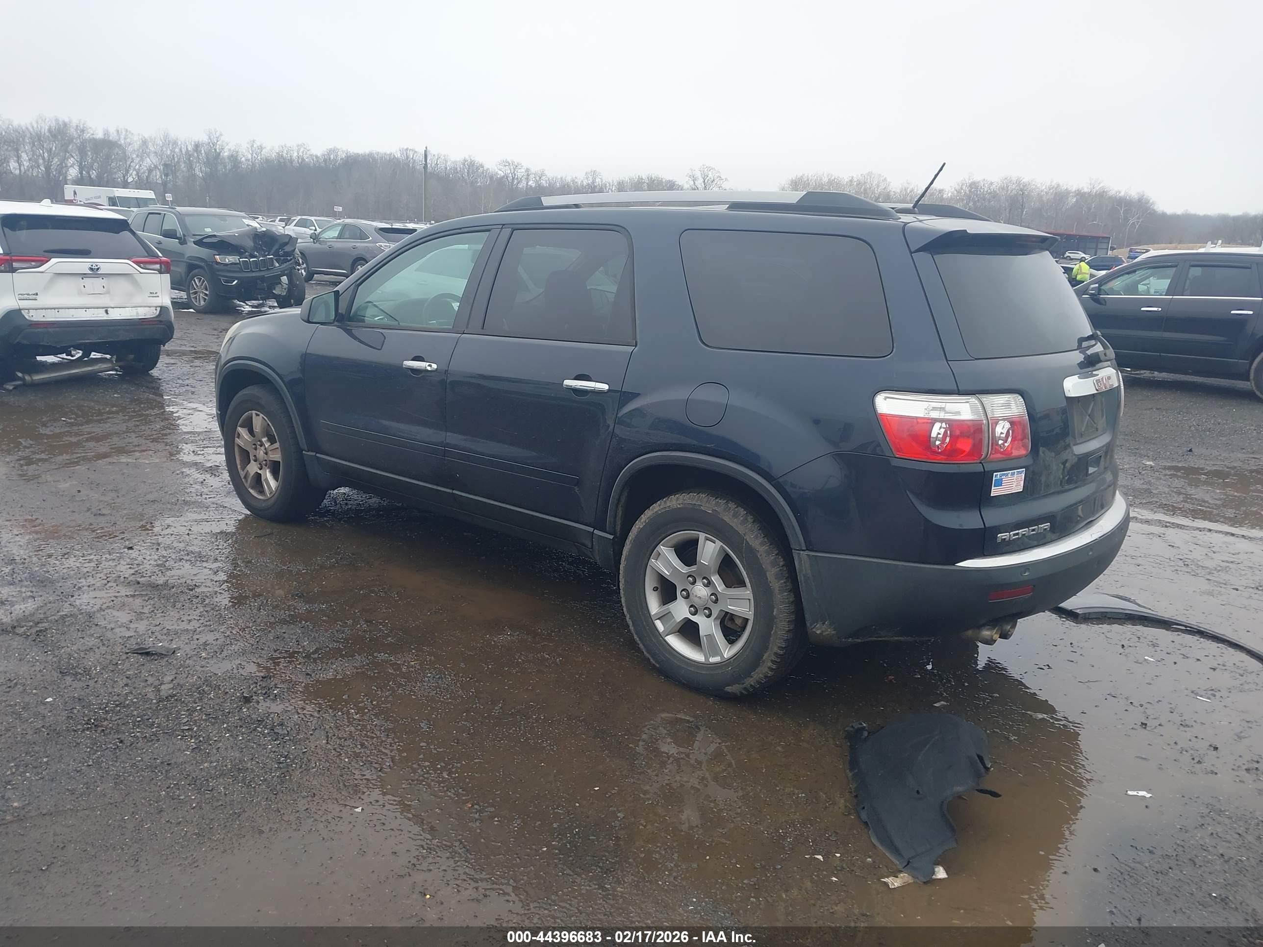 GMC ACADIA image 3