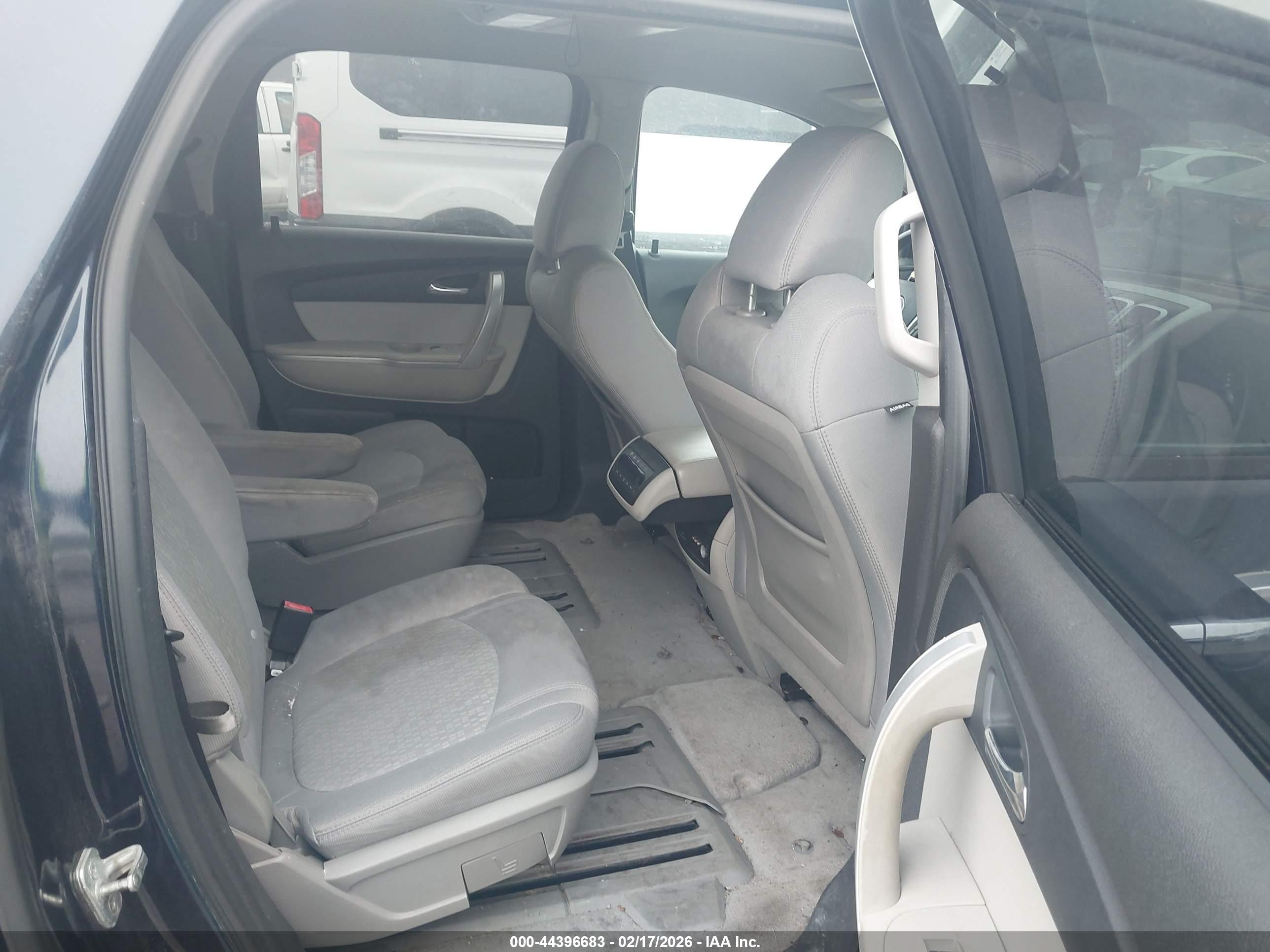 GMC ACADIA image 8