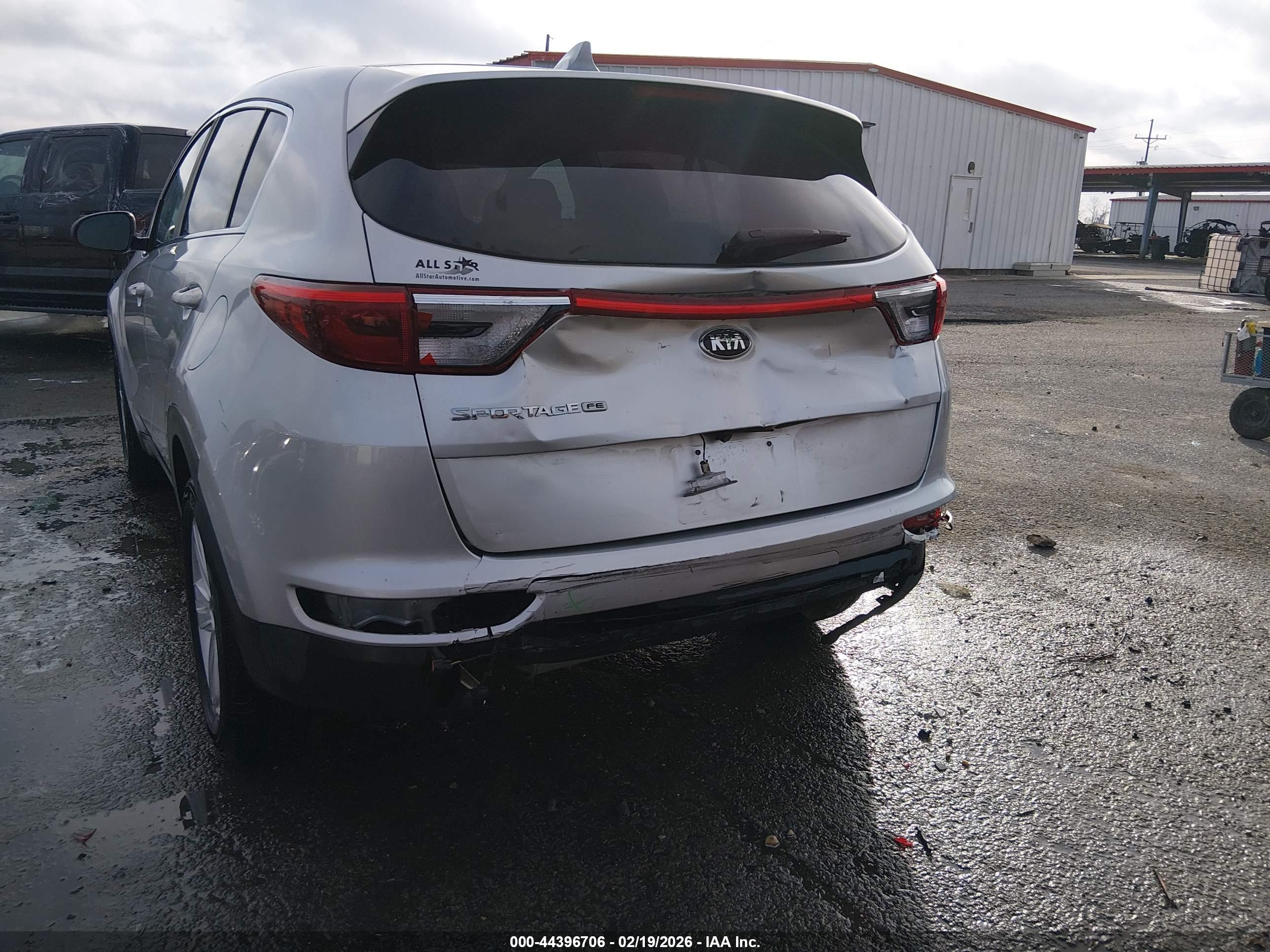 KIA SPORTAGE image 6