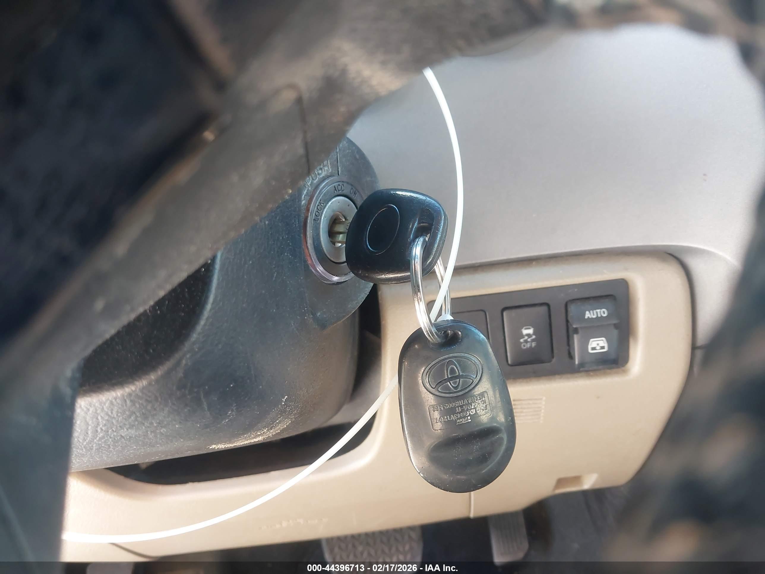 TOYOTA SEQUOIA image 11