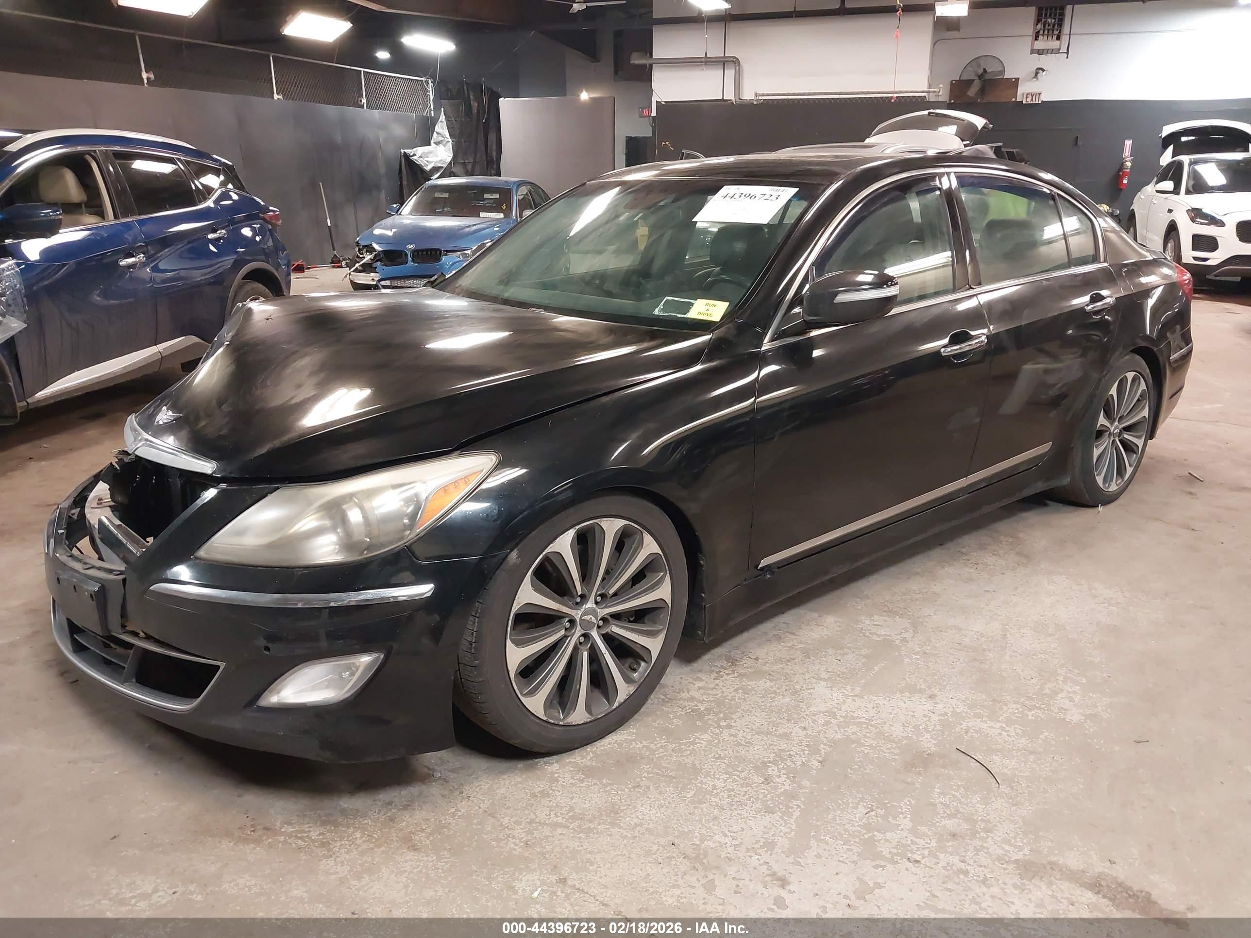 HYUNDAI GENESIS image 2