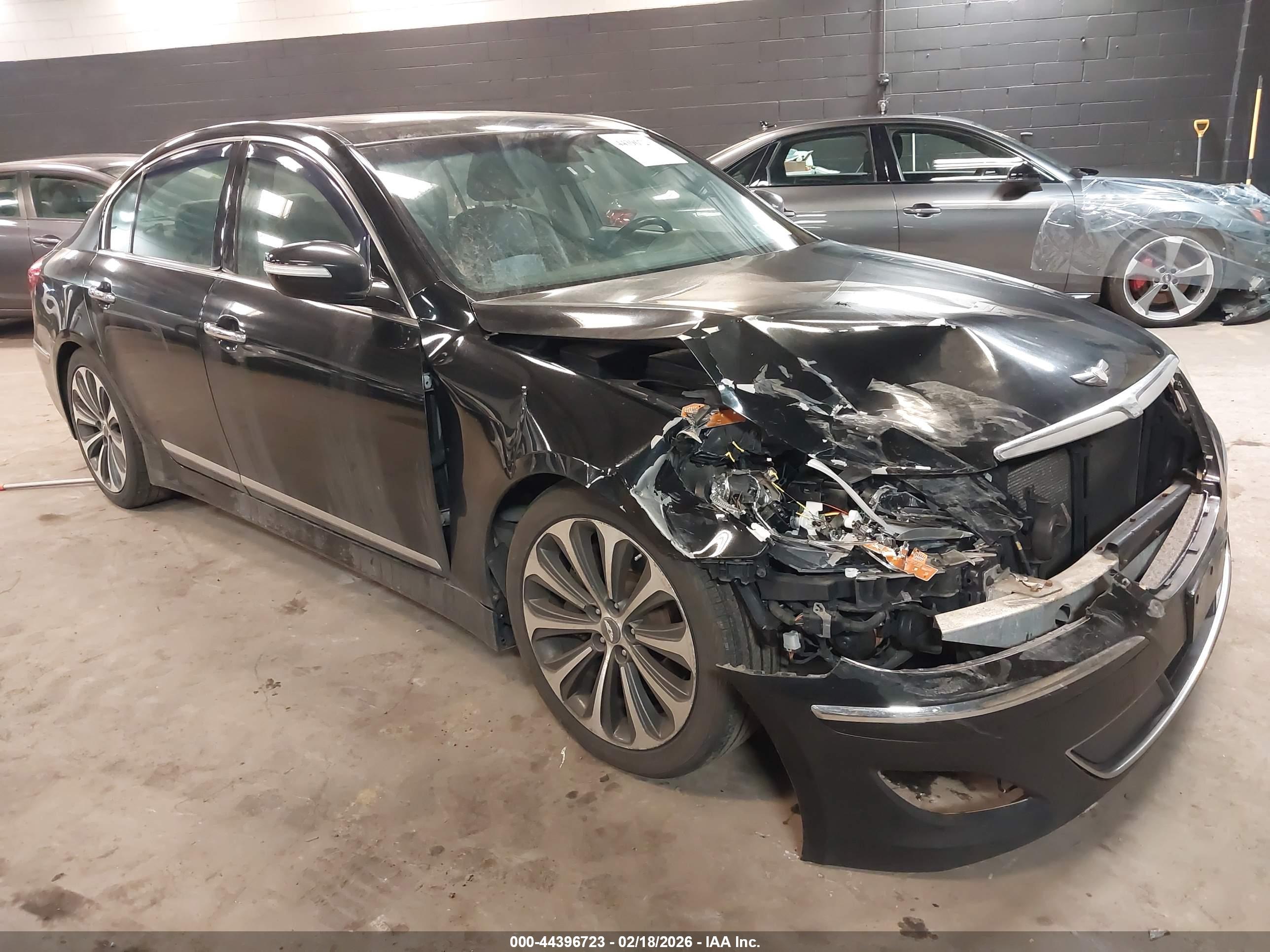 HYUNDAI GENESIS image 6