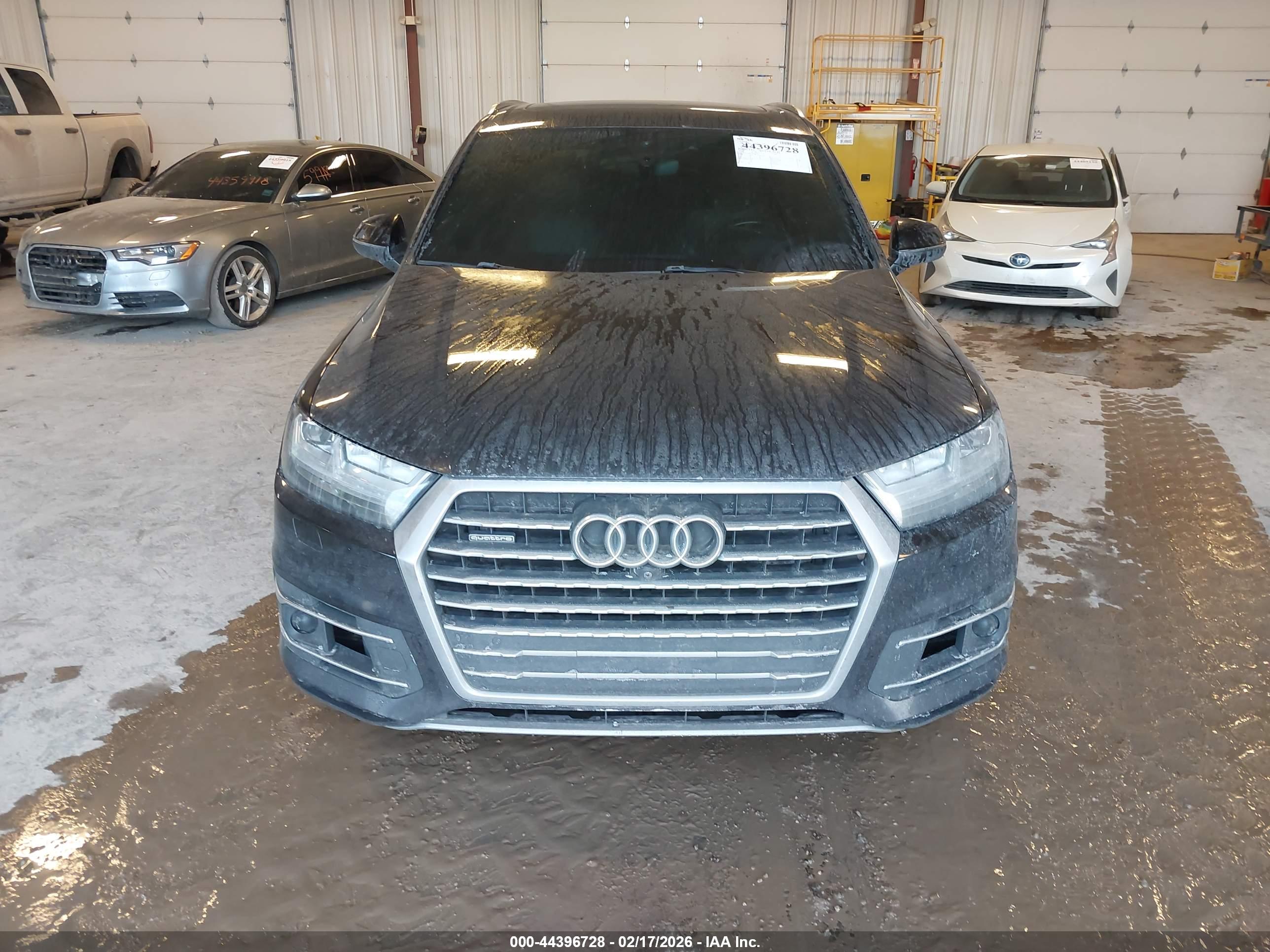 AUDI Q7 image 6