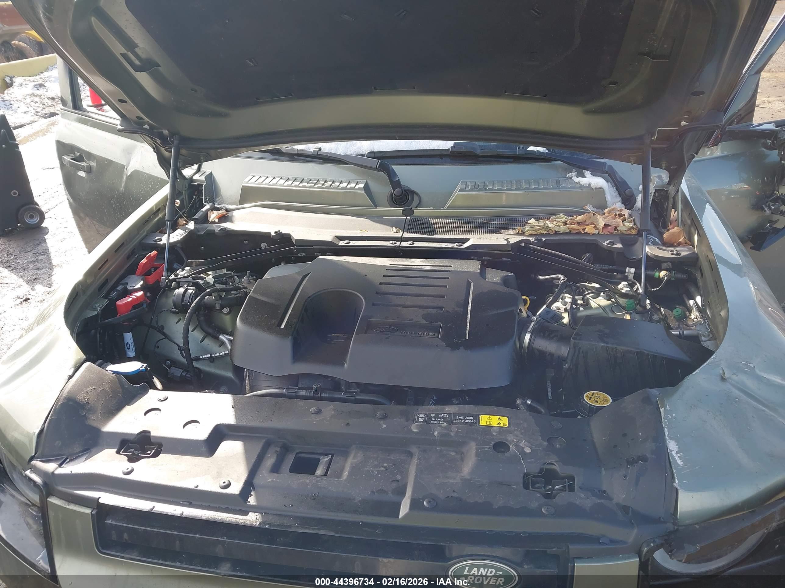 LAND ROVER image 10