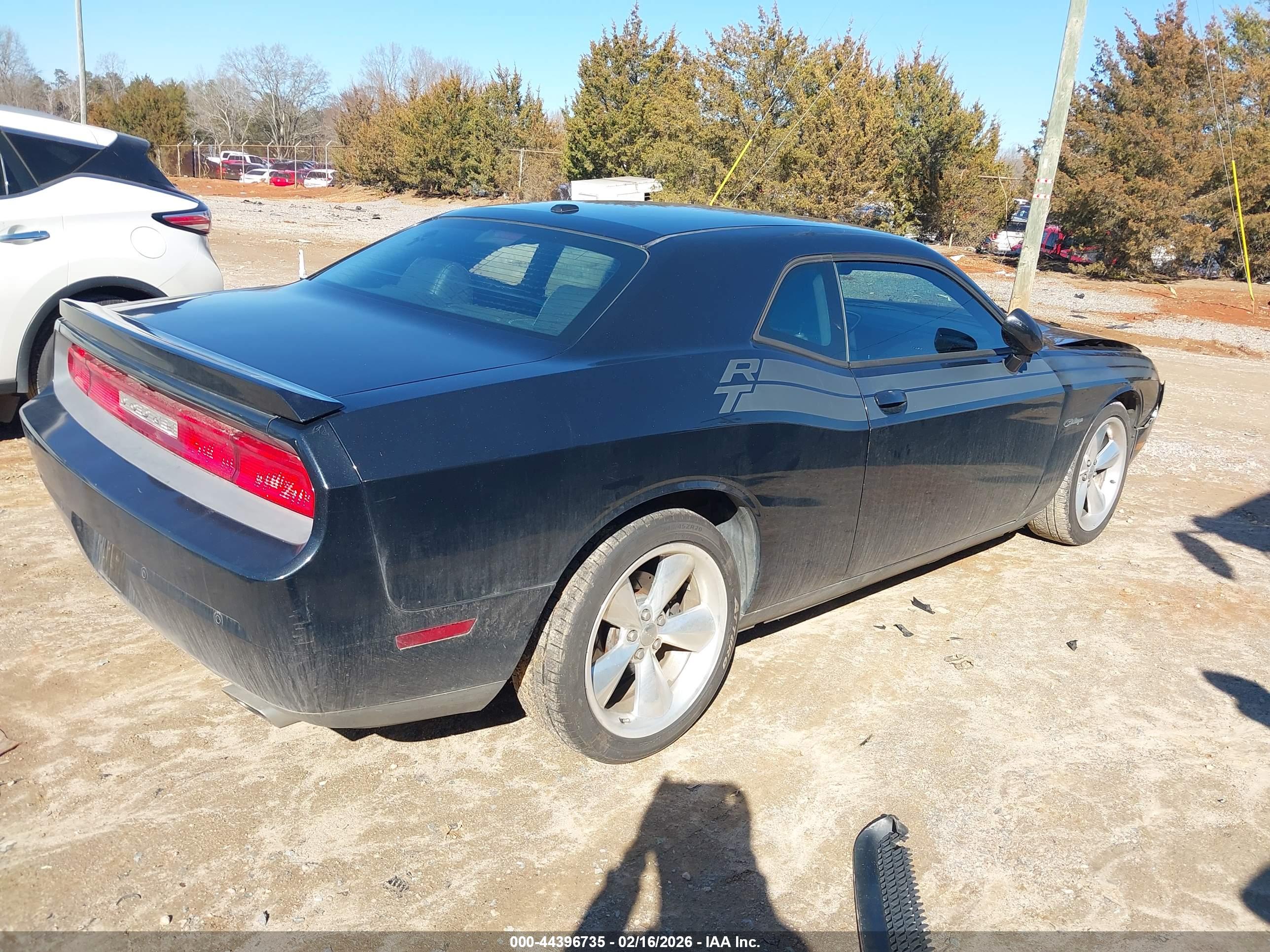 DODGE CHALLENGER image 4