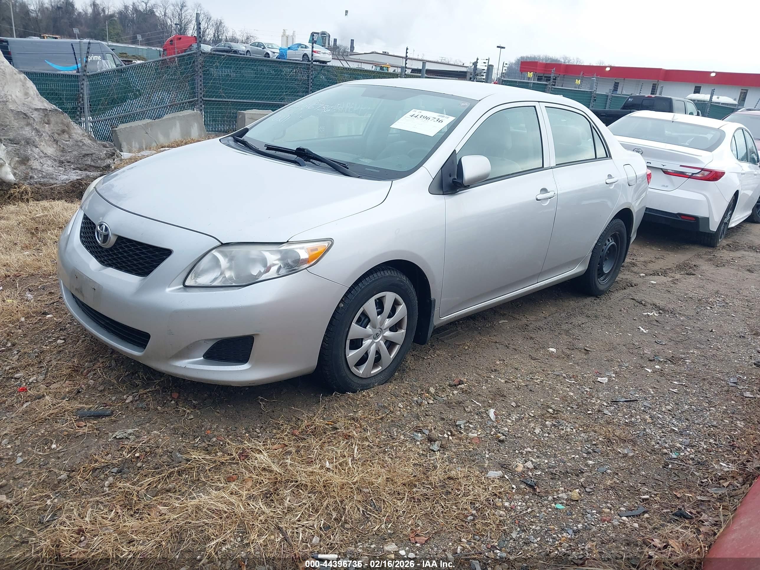 TOYOTA COROLLA image 2