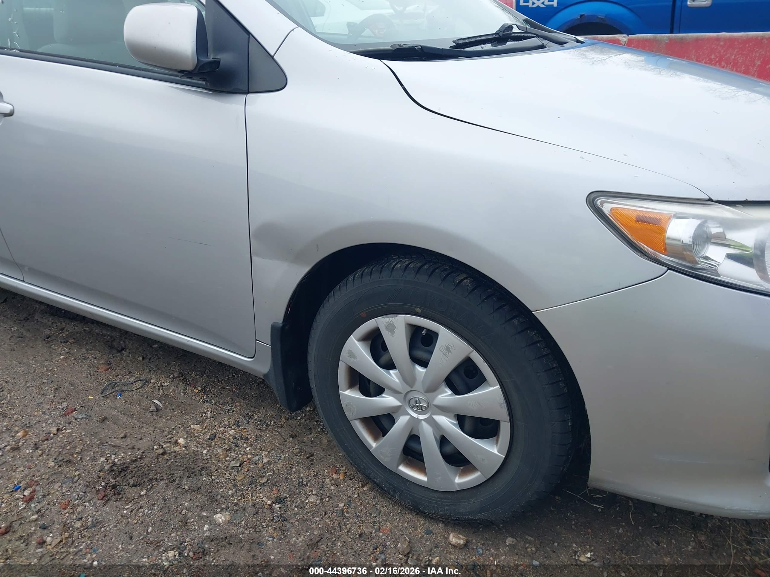 TOYOTA COROLLA image 6