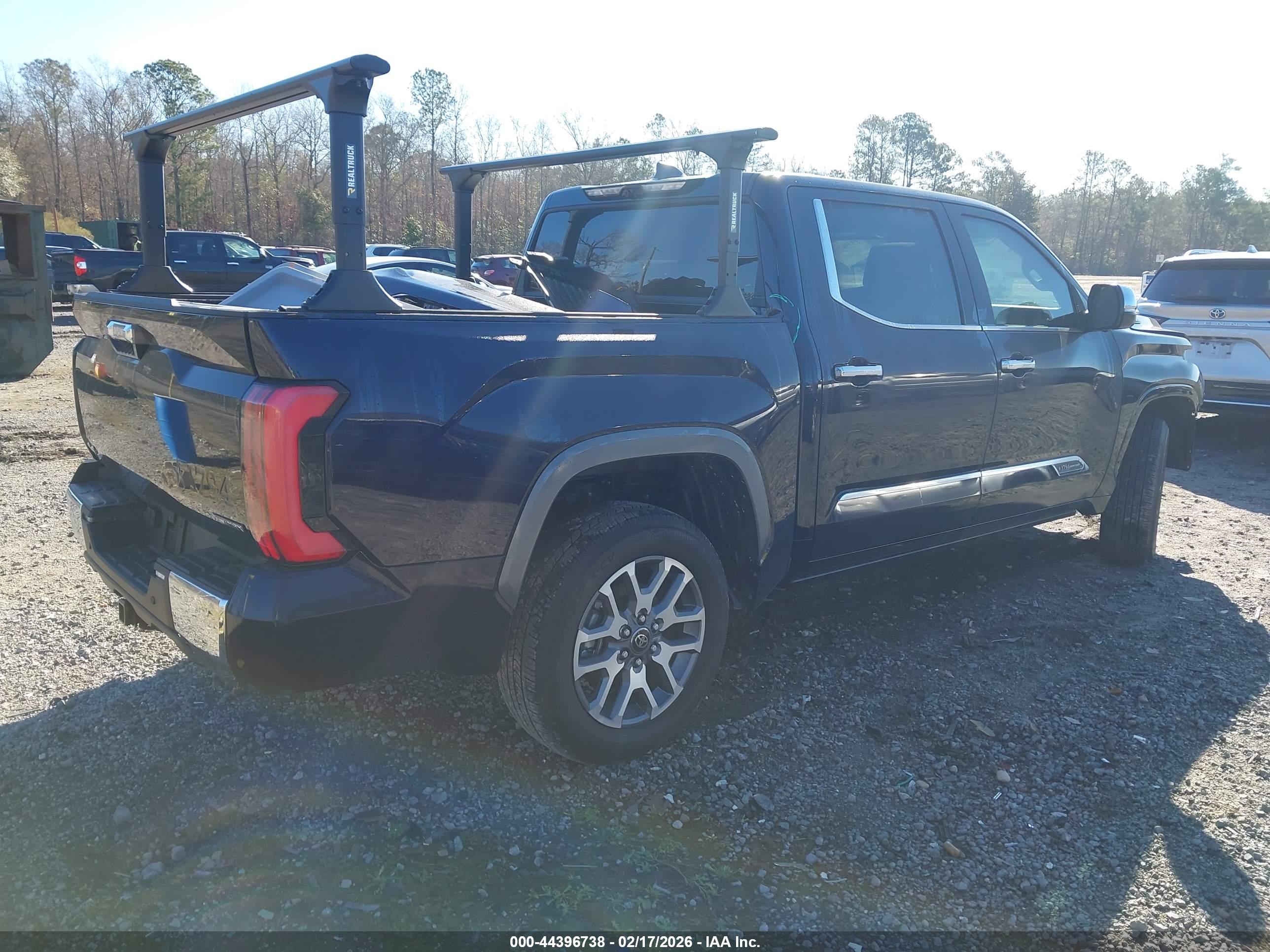 TOYOTA TUNDRA image 4