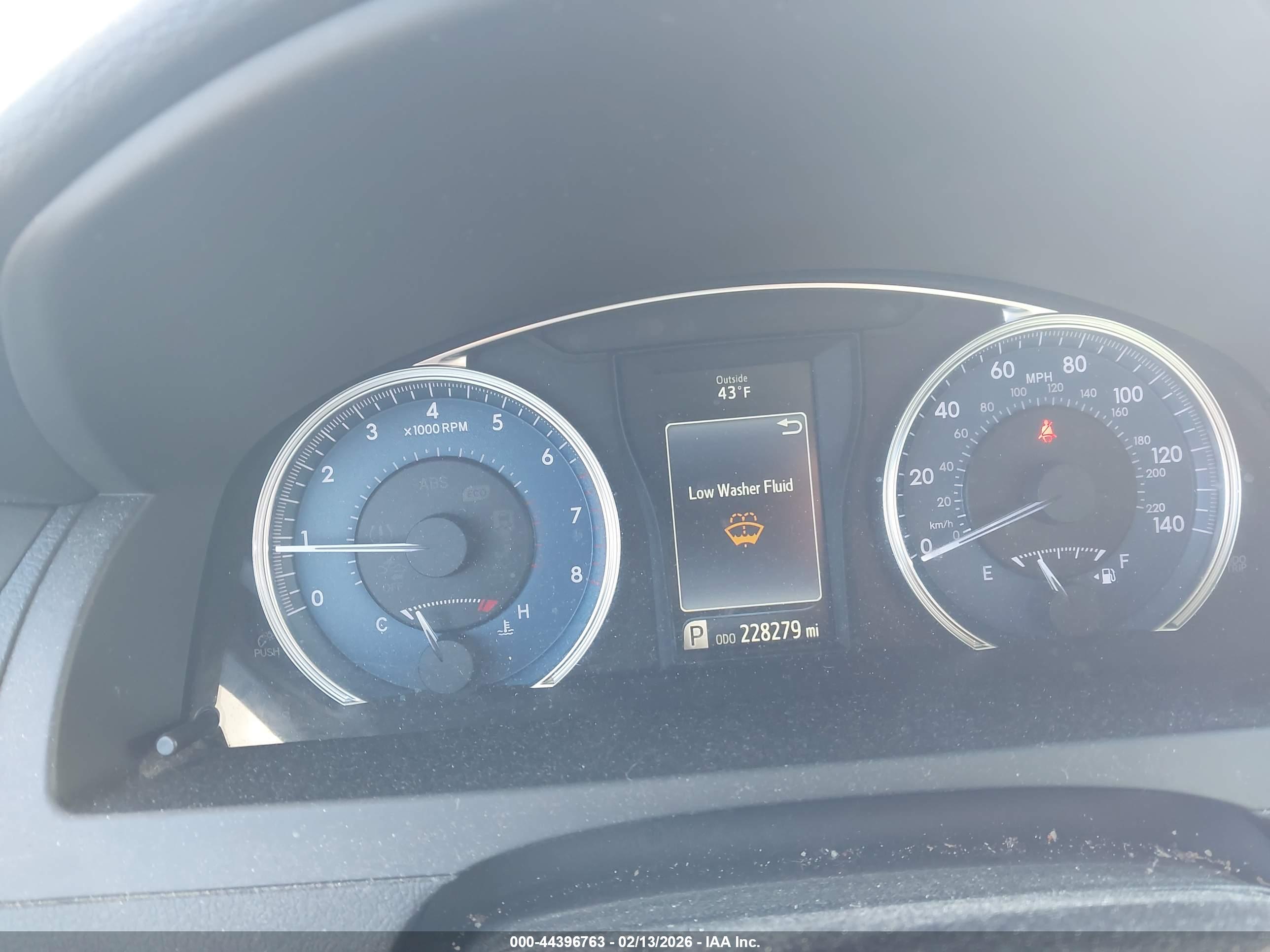 TOYOTA CAMRY image 7