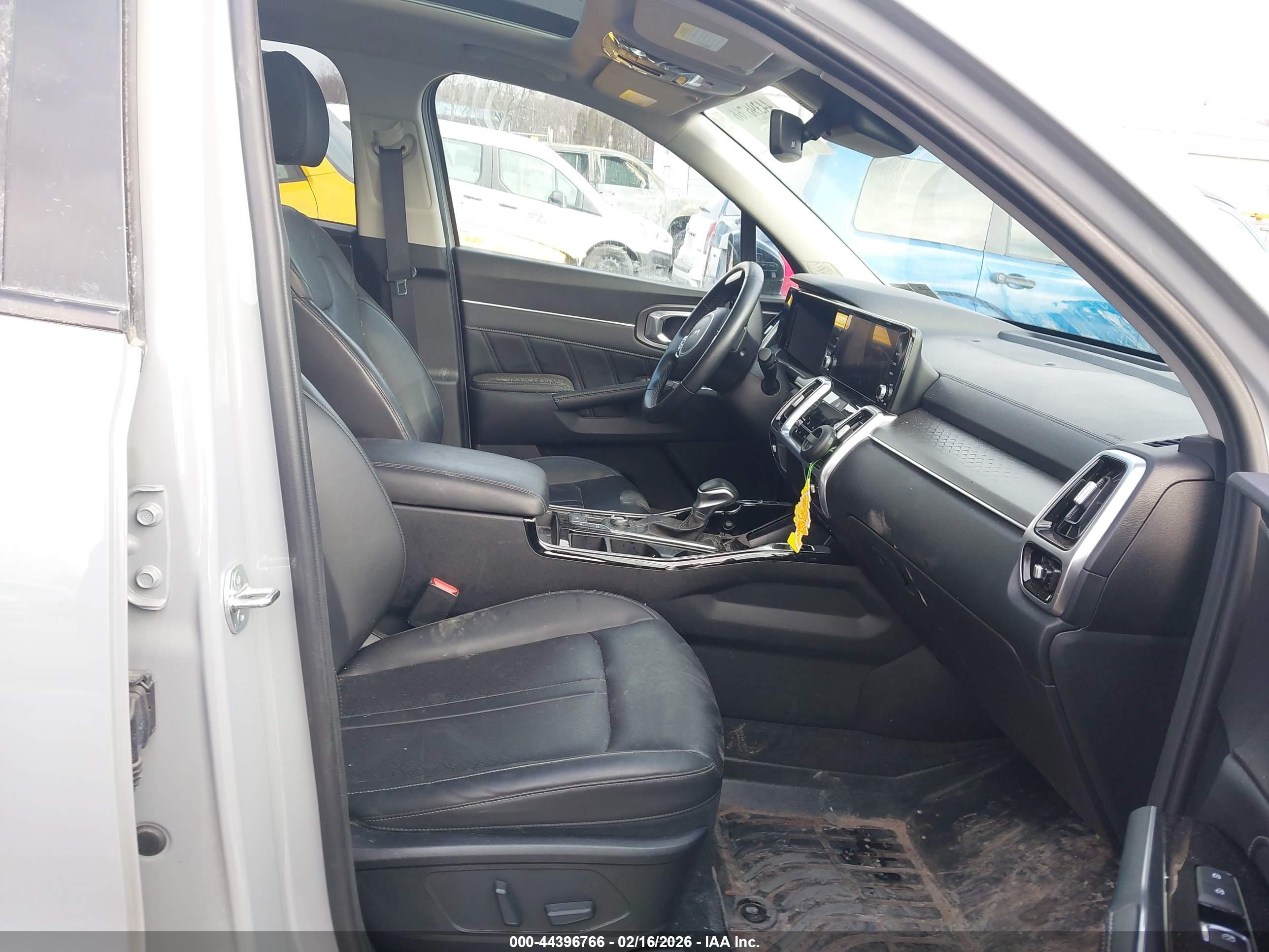 KIA SORENTO image 5
