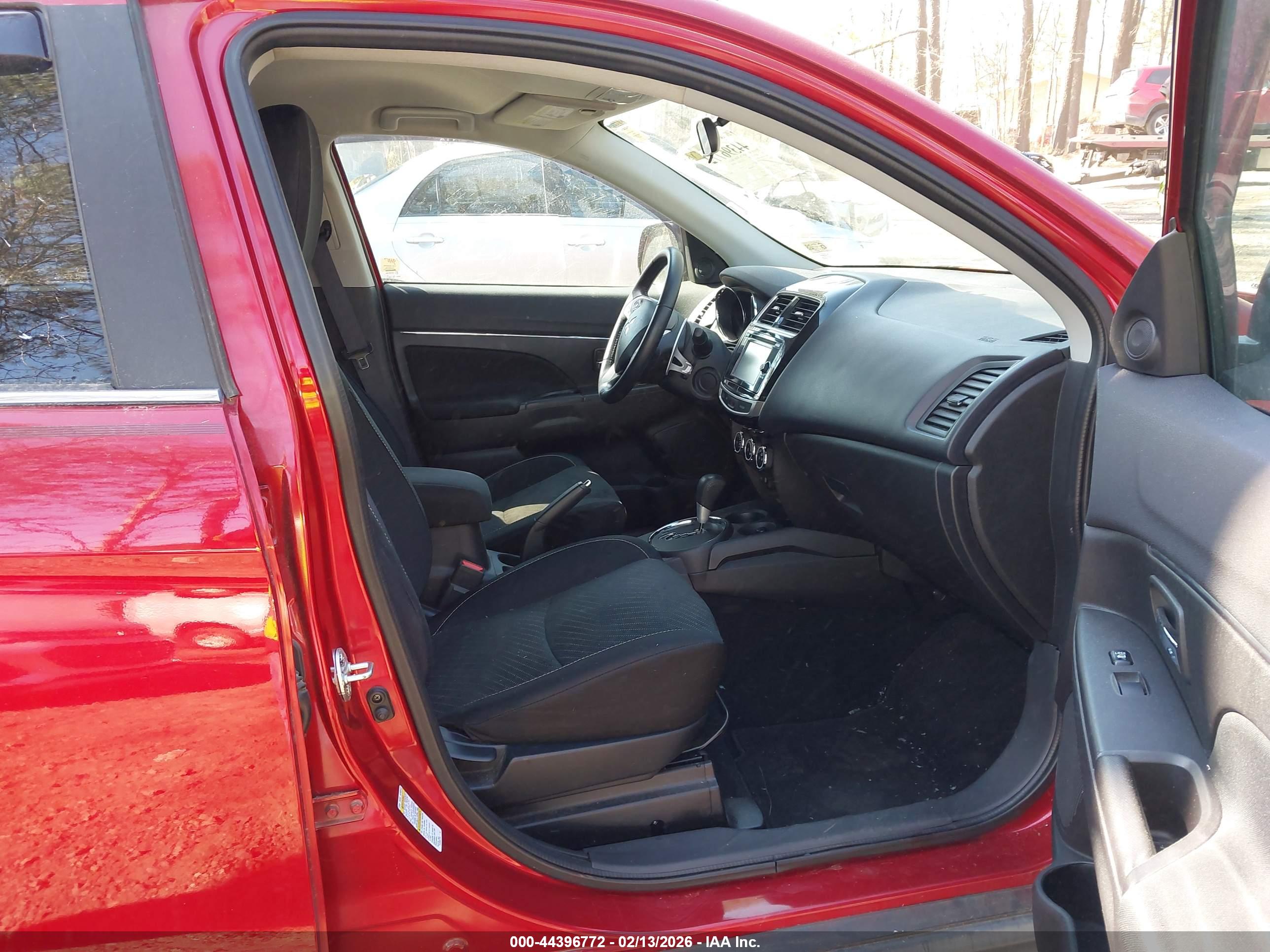 MITSUBISHI OUTLANDER image 5