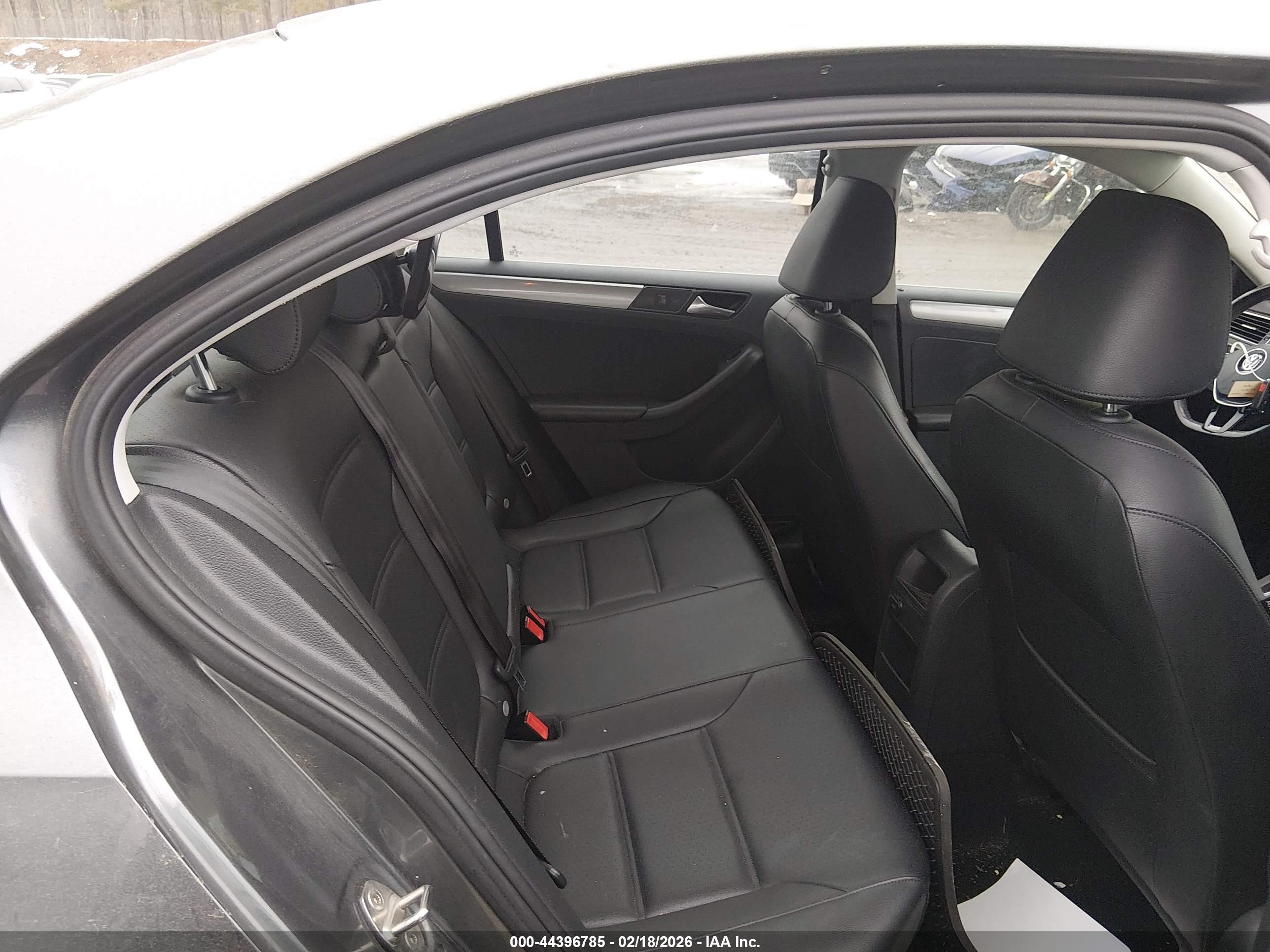 VOLKSWAGEN JETTA image 8