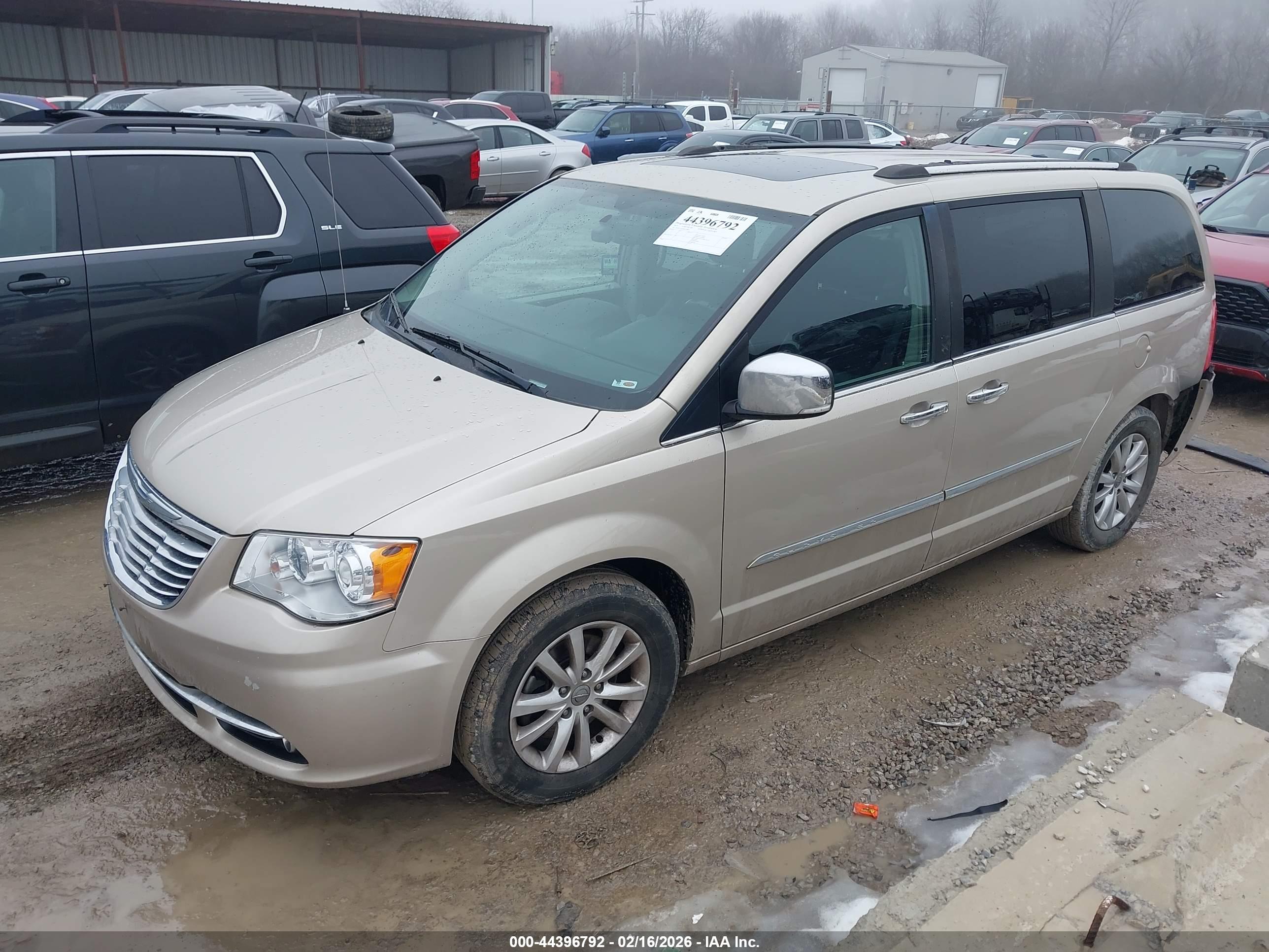 CHRYSLER TOWN image 2