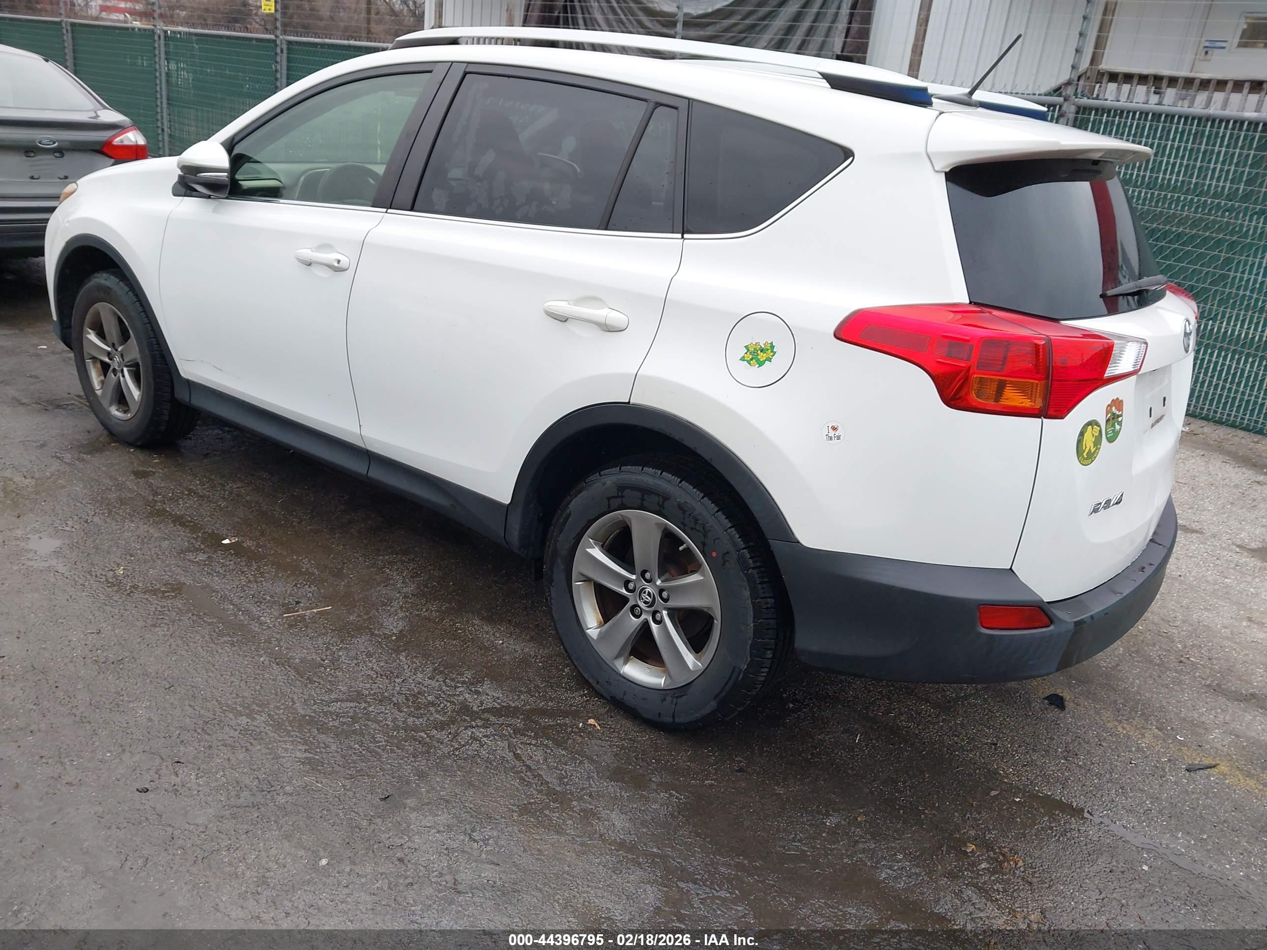 TOYOTA RAV4 image 3