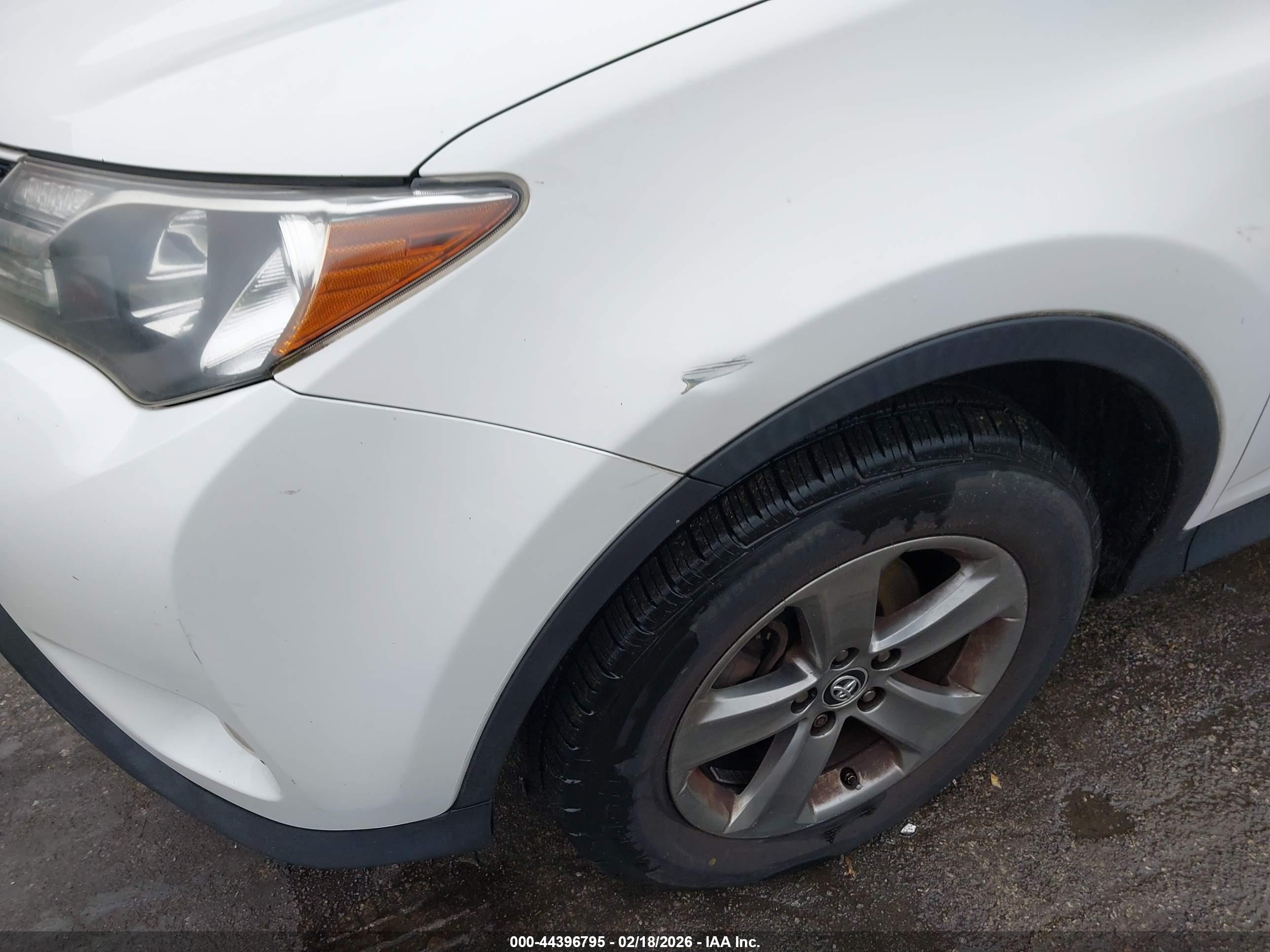 TOYOTA RAV4 image 6