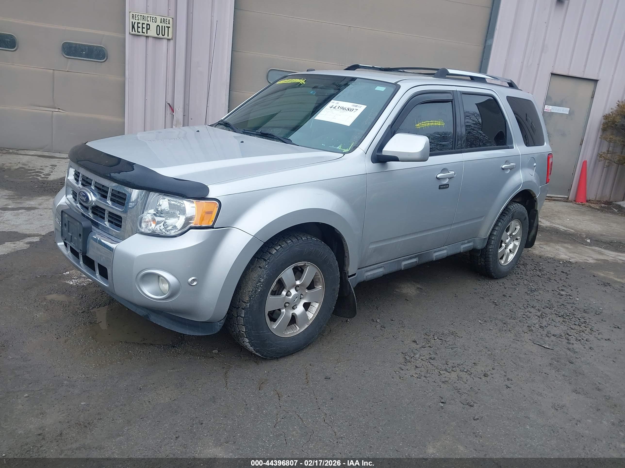 FORD ESCAPE image 2