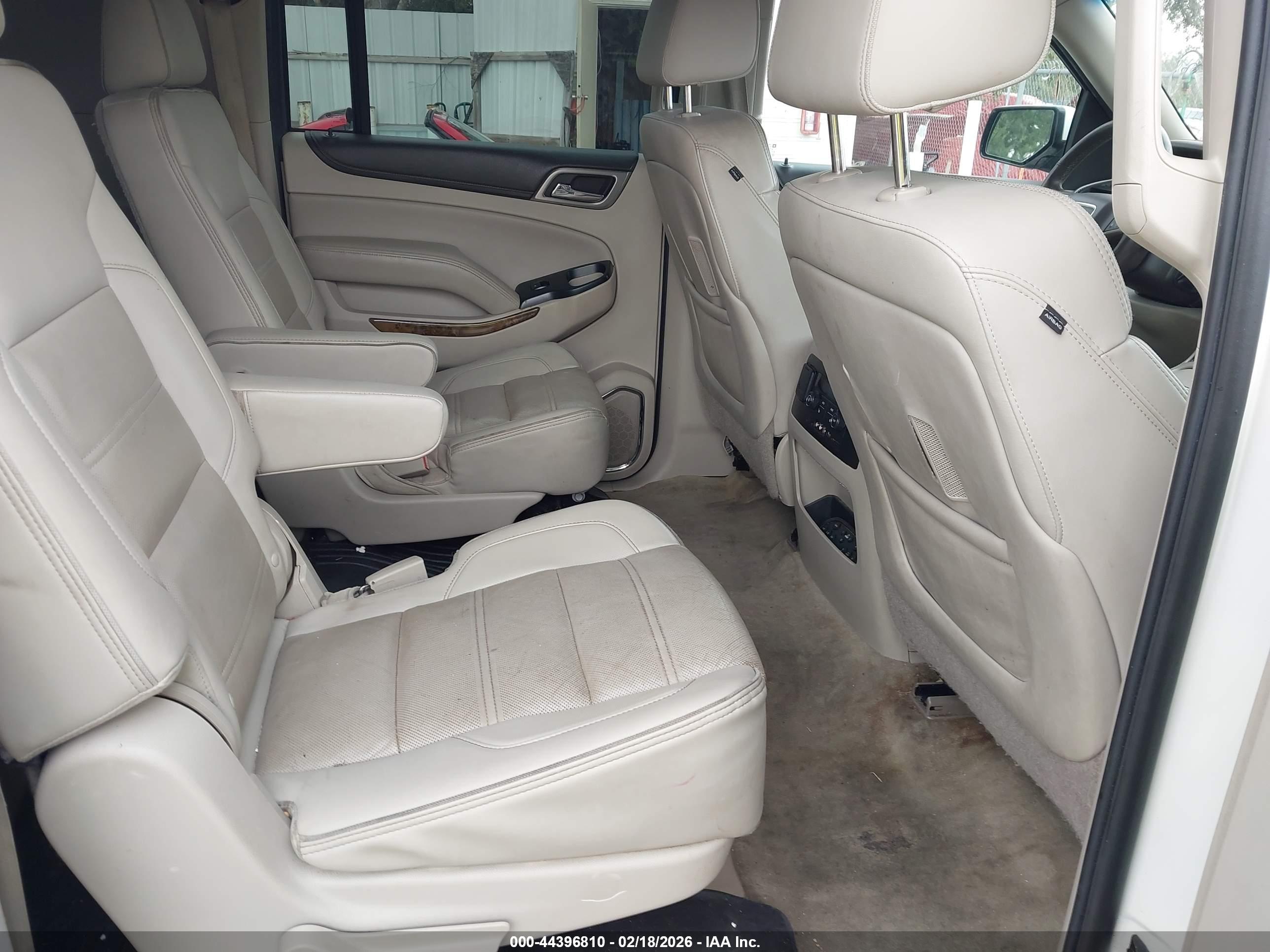 GMC YUKON image 8