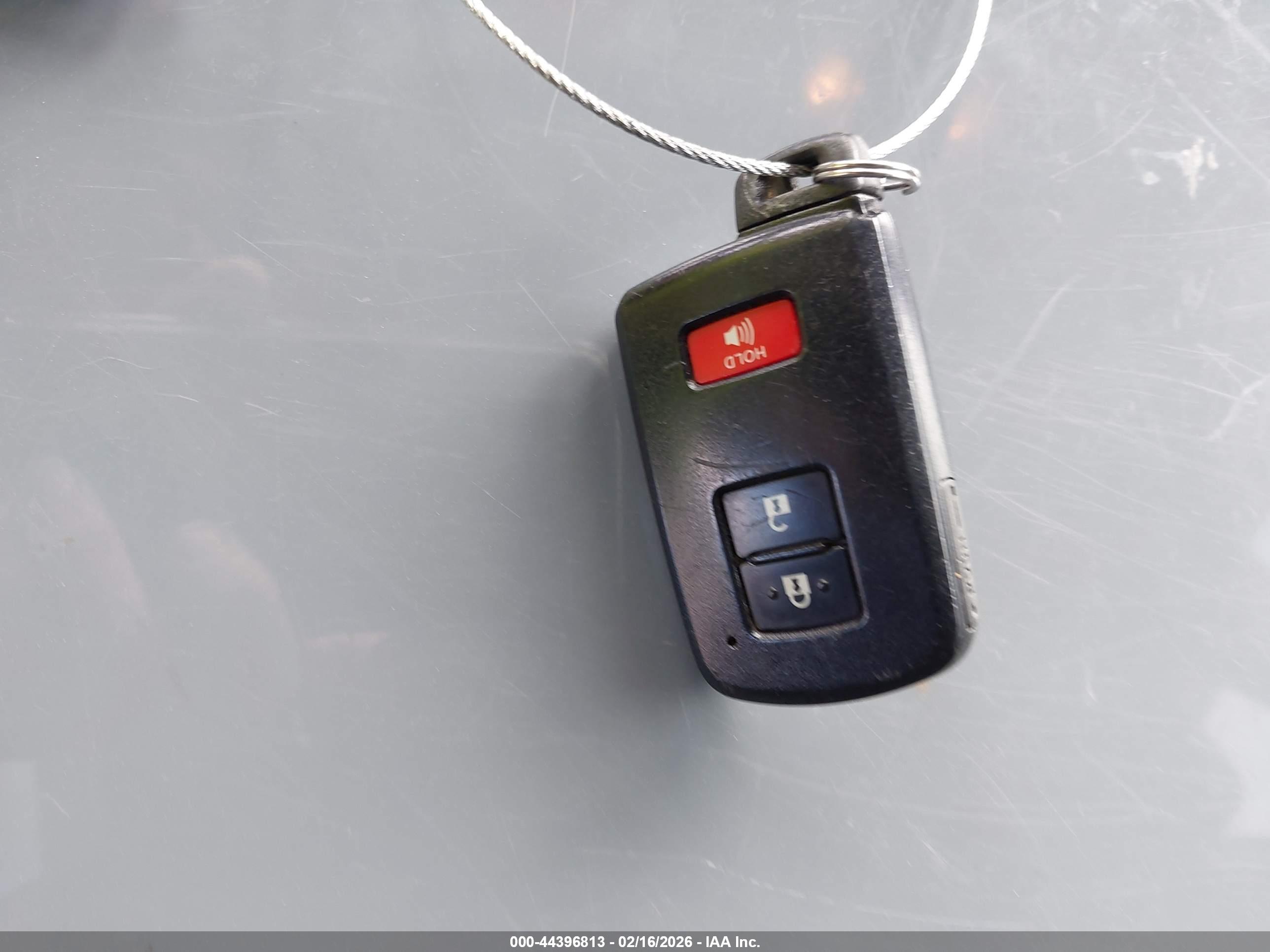 TOYOTA RAV4 image 11