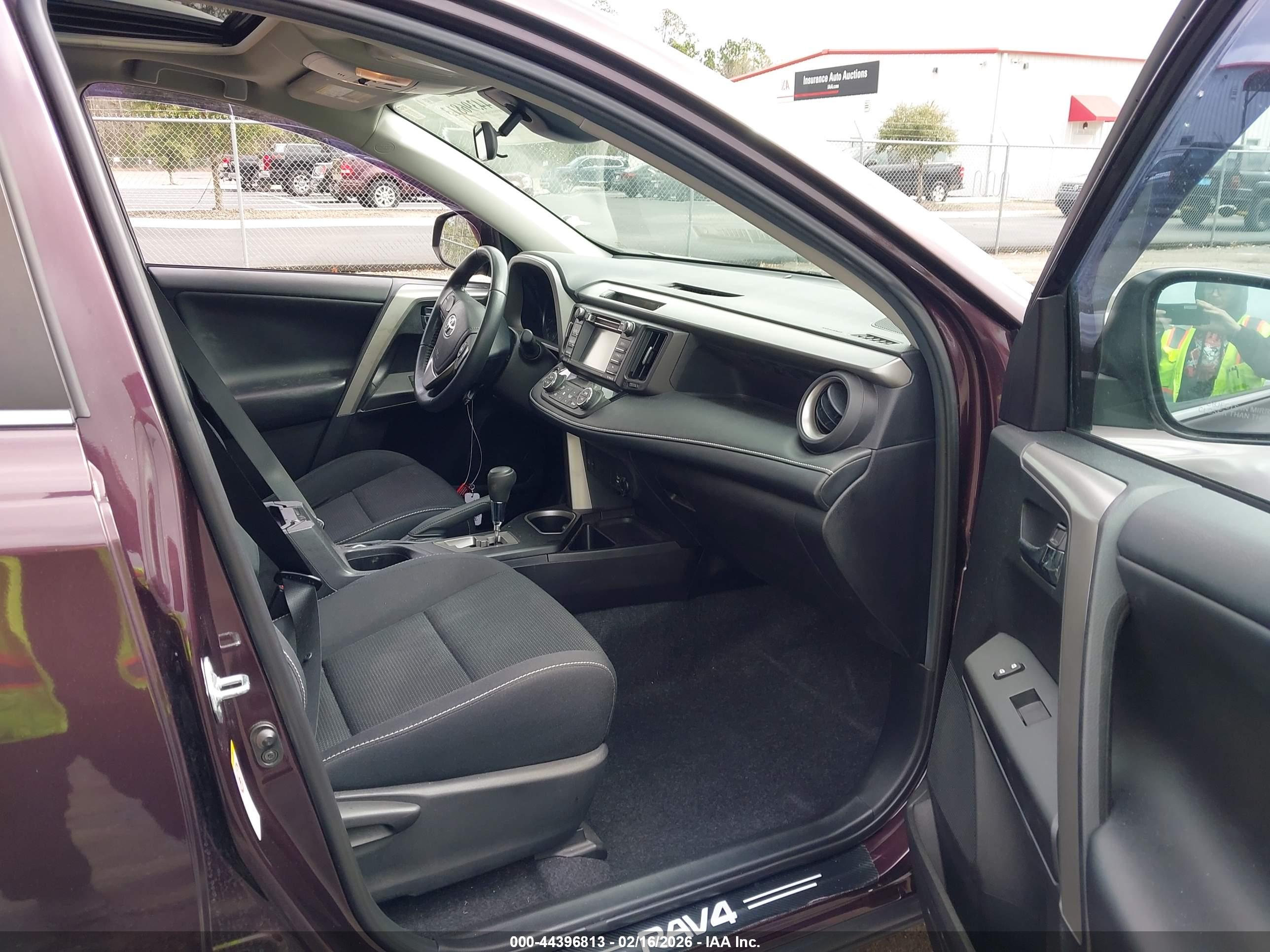 TOYOTA RAV4 image 5
