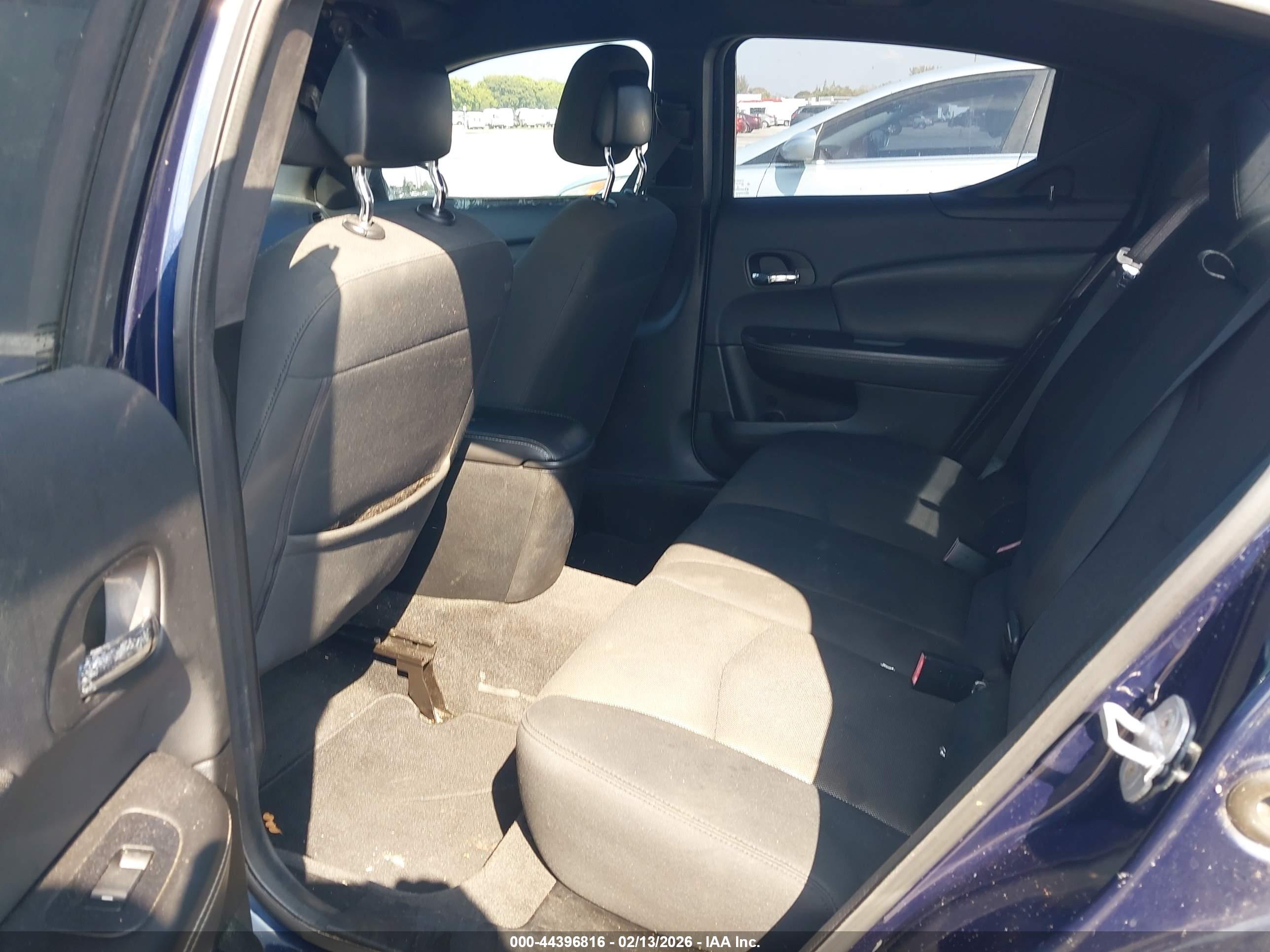 DODGE AVENGER image 8