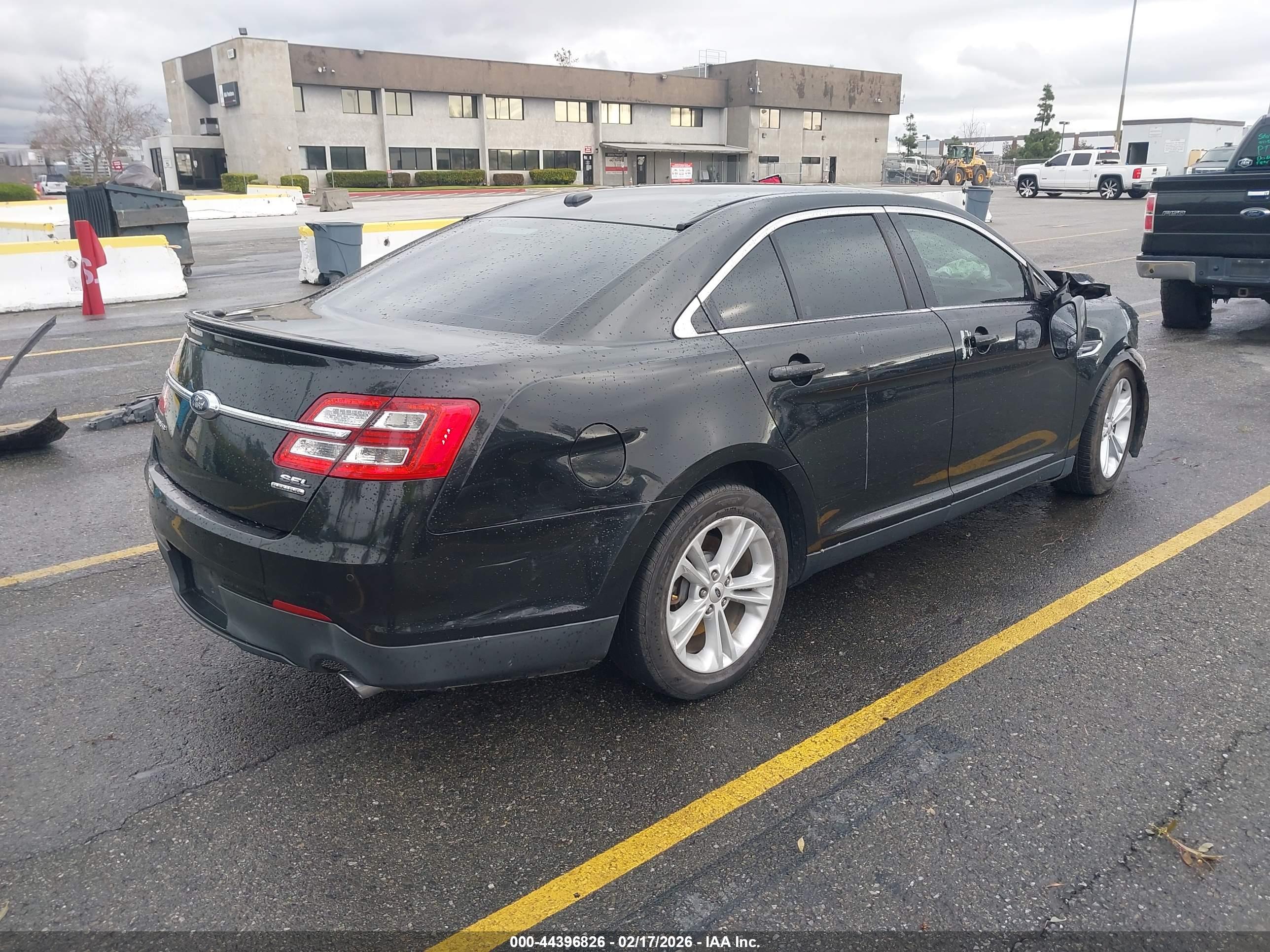 FORD TAURUS image 4