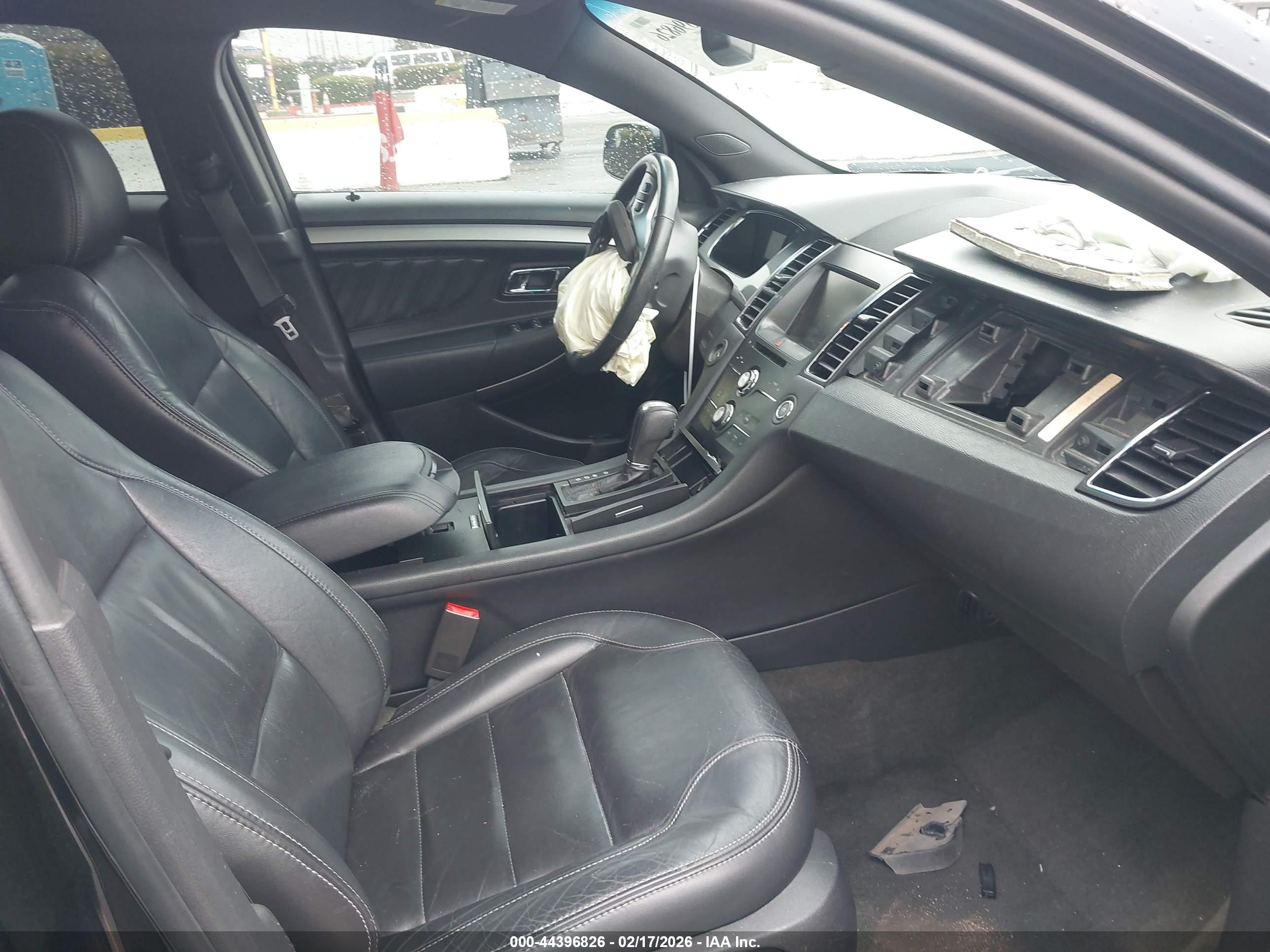 FORD TAURUS image 5