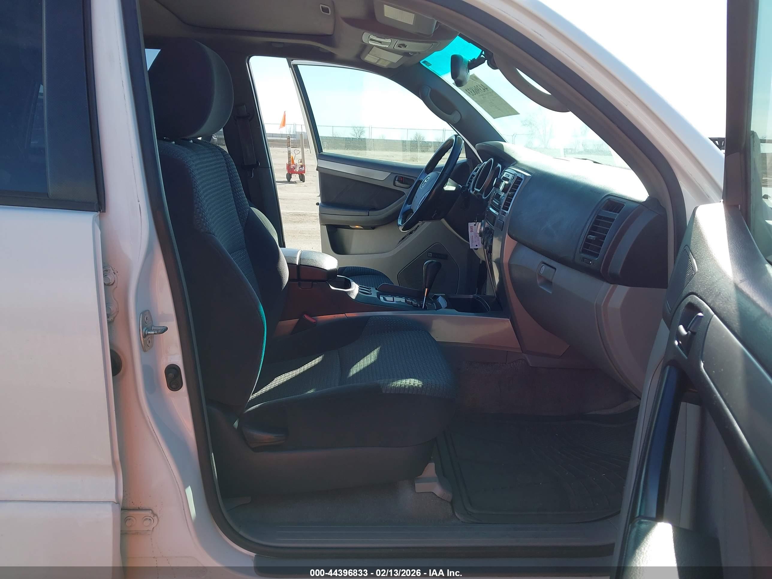 TOYOTA 4RUNNER image 5