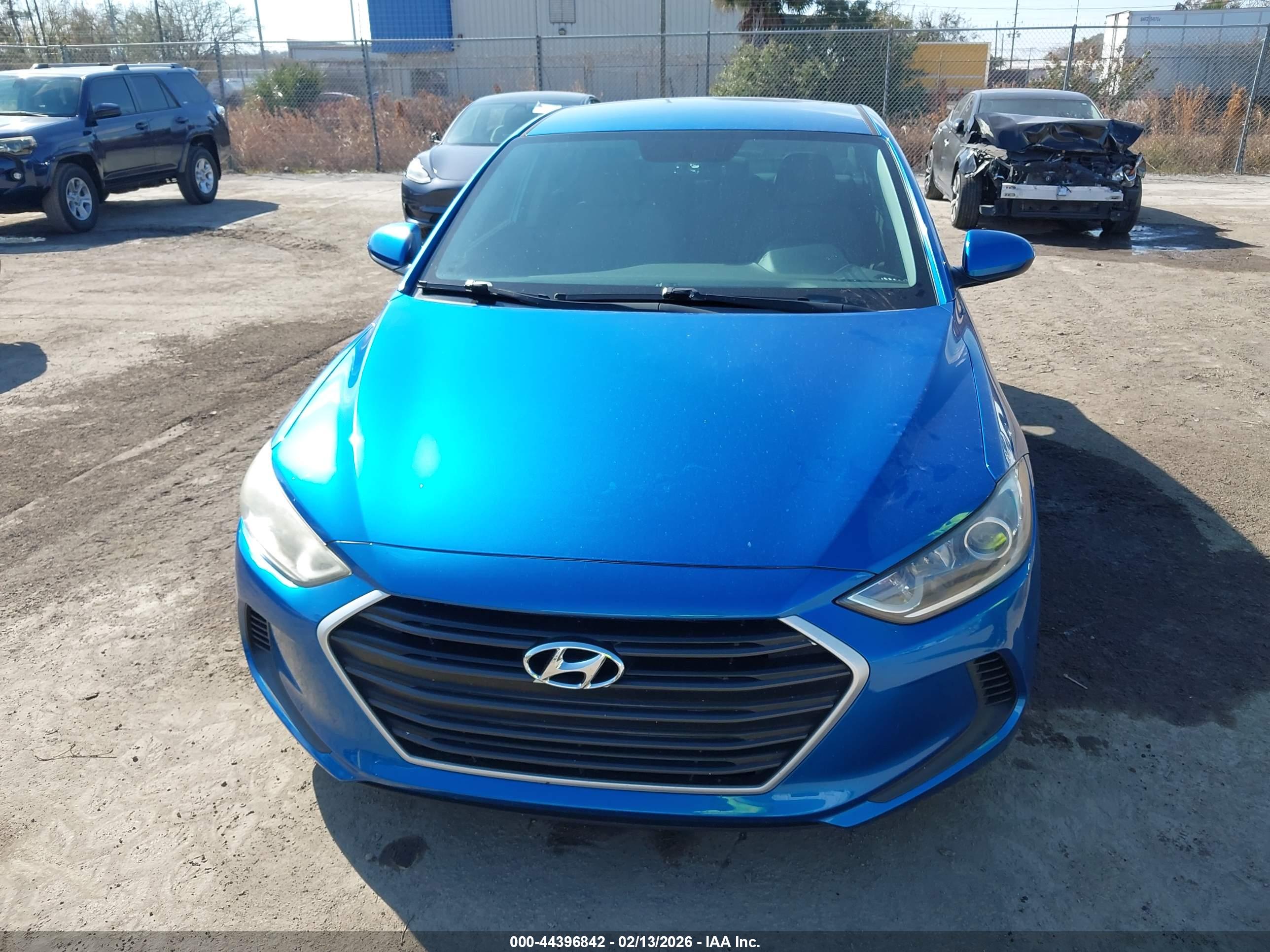 HYUNDAI ELANTRA image 6