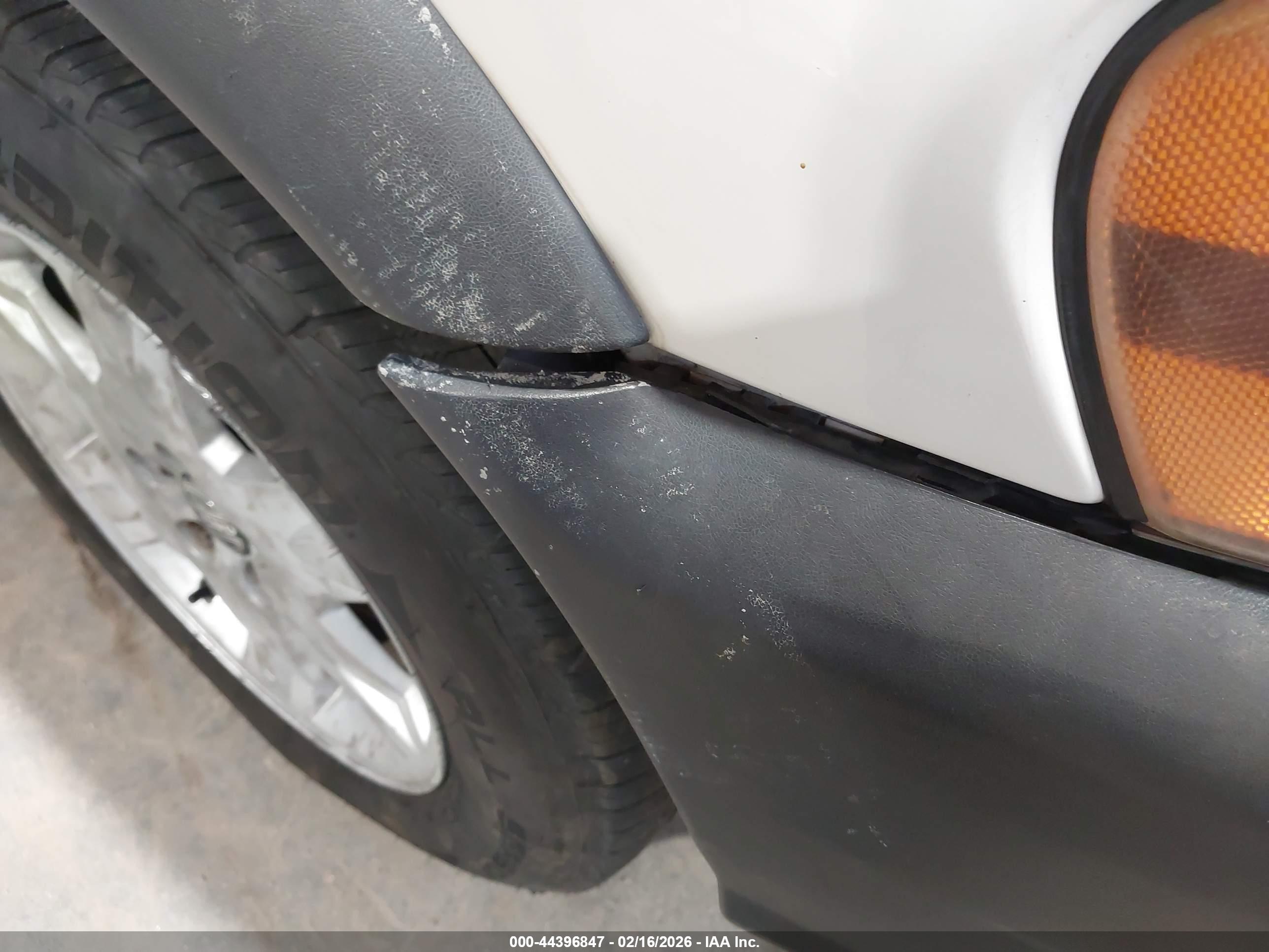 VOLVO XC70 image 6