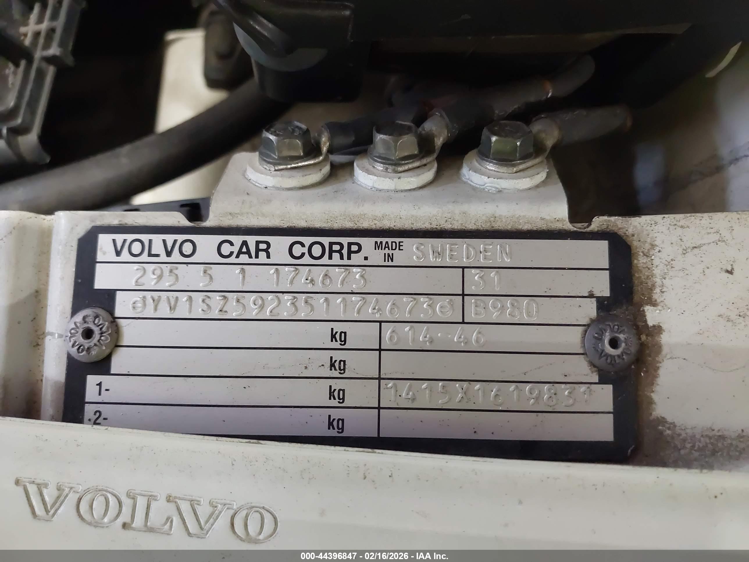 VOLVO XC70 image 9